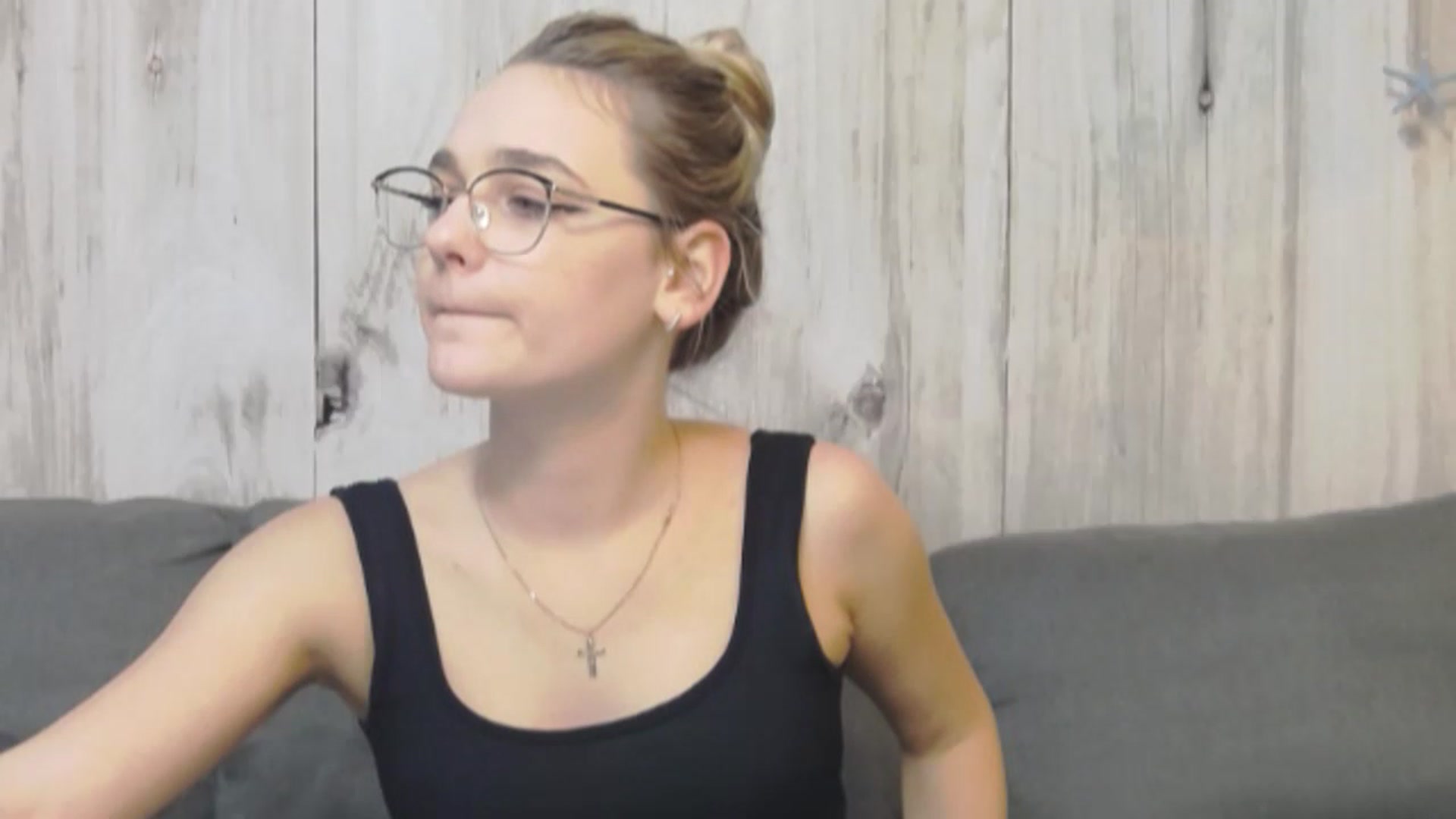 Gallery image thumbnail from IvyBabby's myfreecams stream on, 11/16/2022, 18:32 image 18 of 20