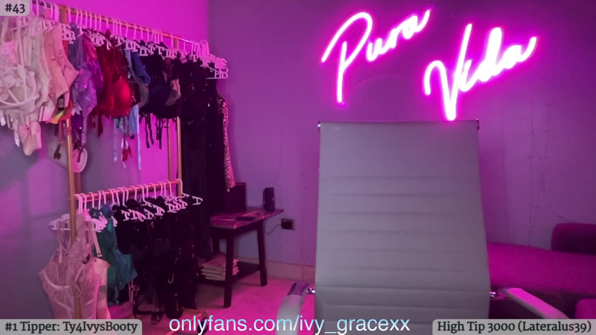 Gallery image thumbnail from IvyGrace's myfreecams stream on, 10/04/2023, 08:01 image 18 of 20