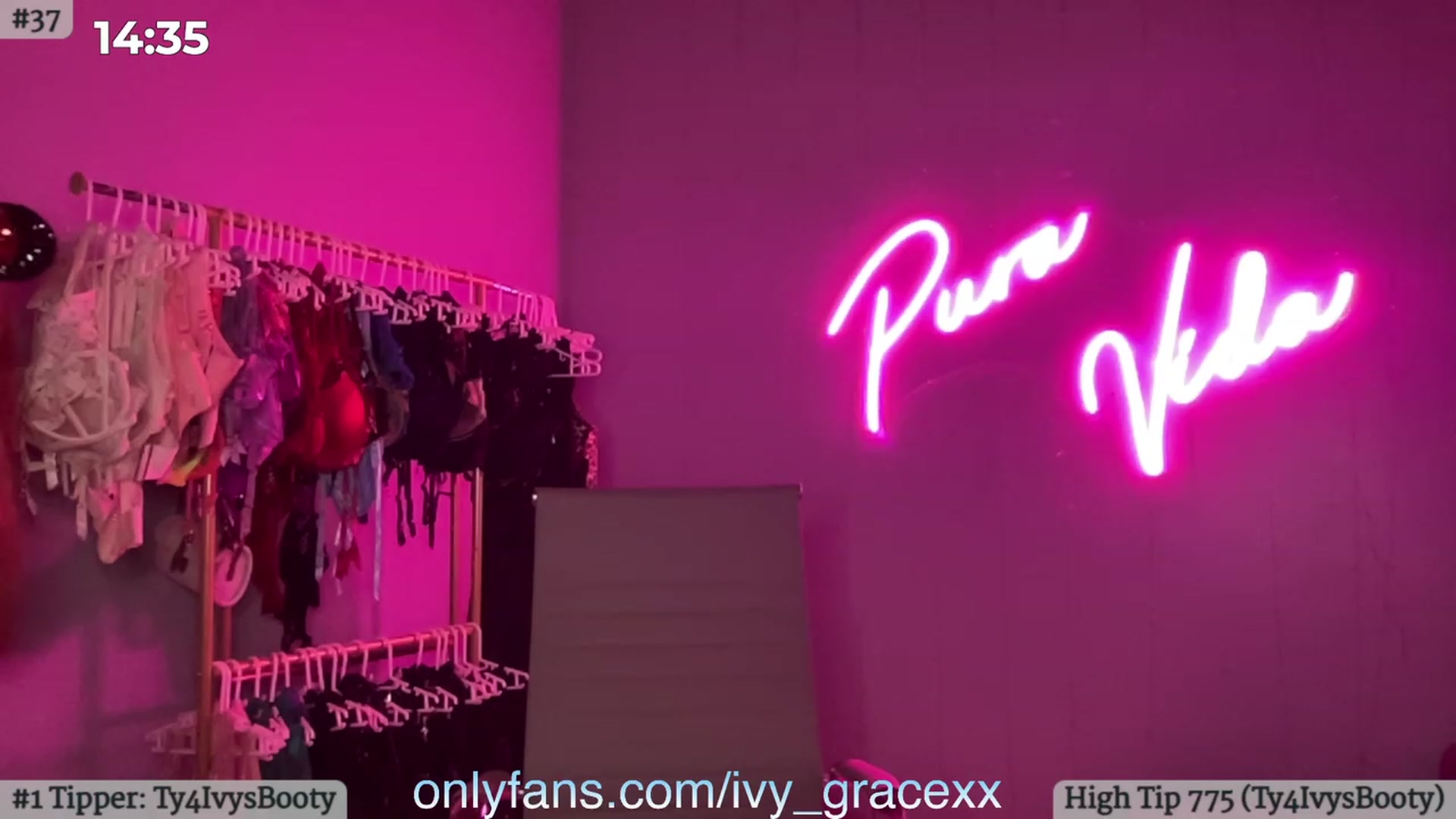 Gallery image thumbnail from IvyGrace's myfreecams stream on, 10/05/2023, 03:29 image 12 of 20