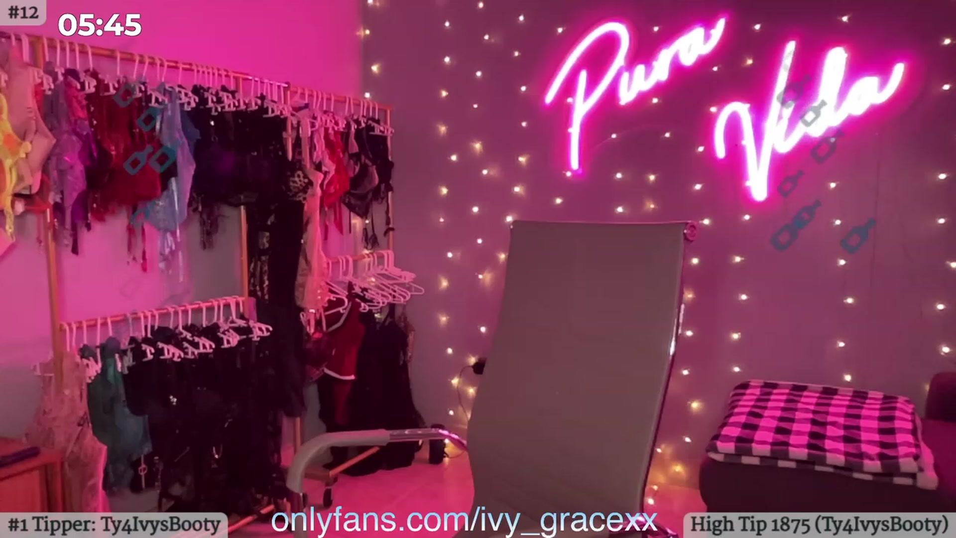 Gallery image thumbnail from IvyGrace's myfreecams stream on, 10/21/2023, 06:53 image 17 of 20