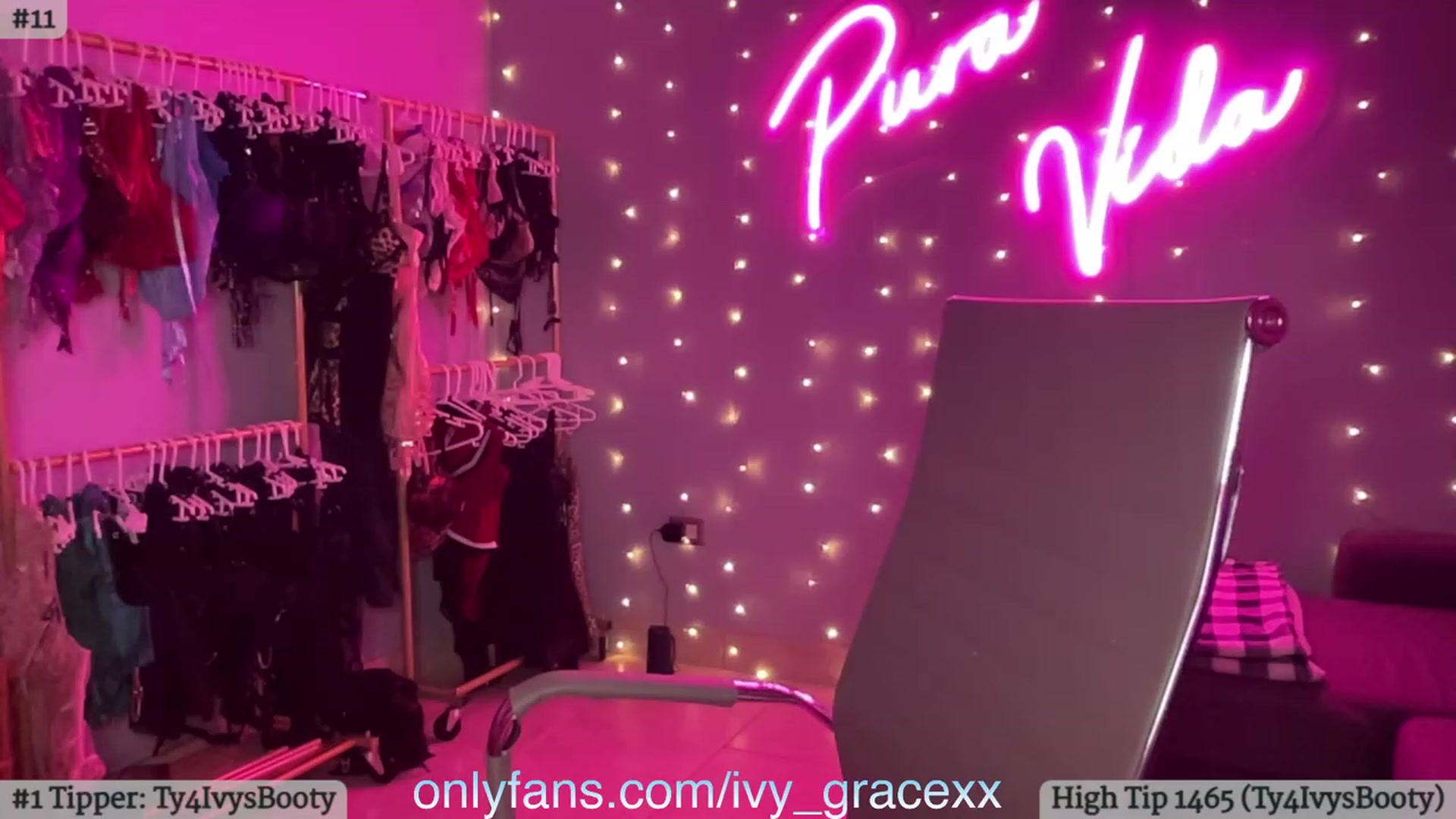 Gallery image thumbnail from IvyGrace's myfreecams stream on, 10/24/2023, 04:56 image 19 of 20