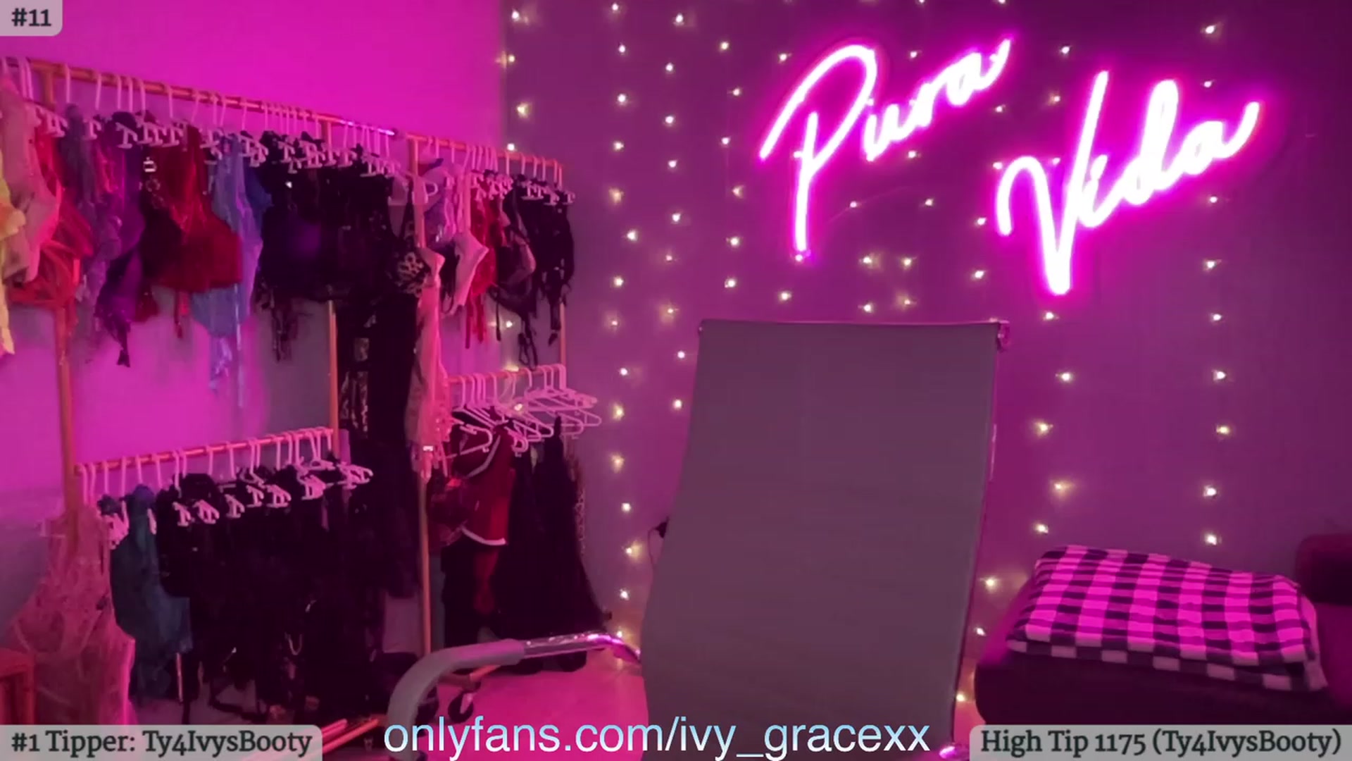 Gallery image thumbnail from IvyGrace's myfreecams stream on, 10/26/2023, 03:31 image 16 of 20