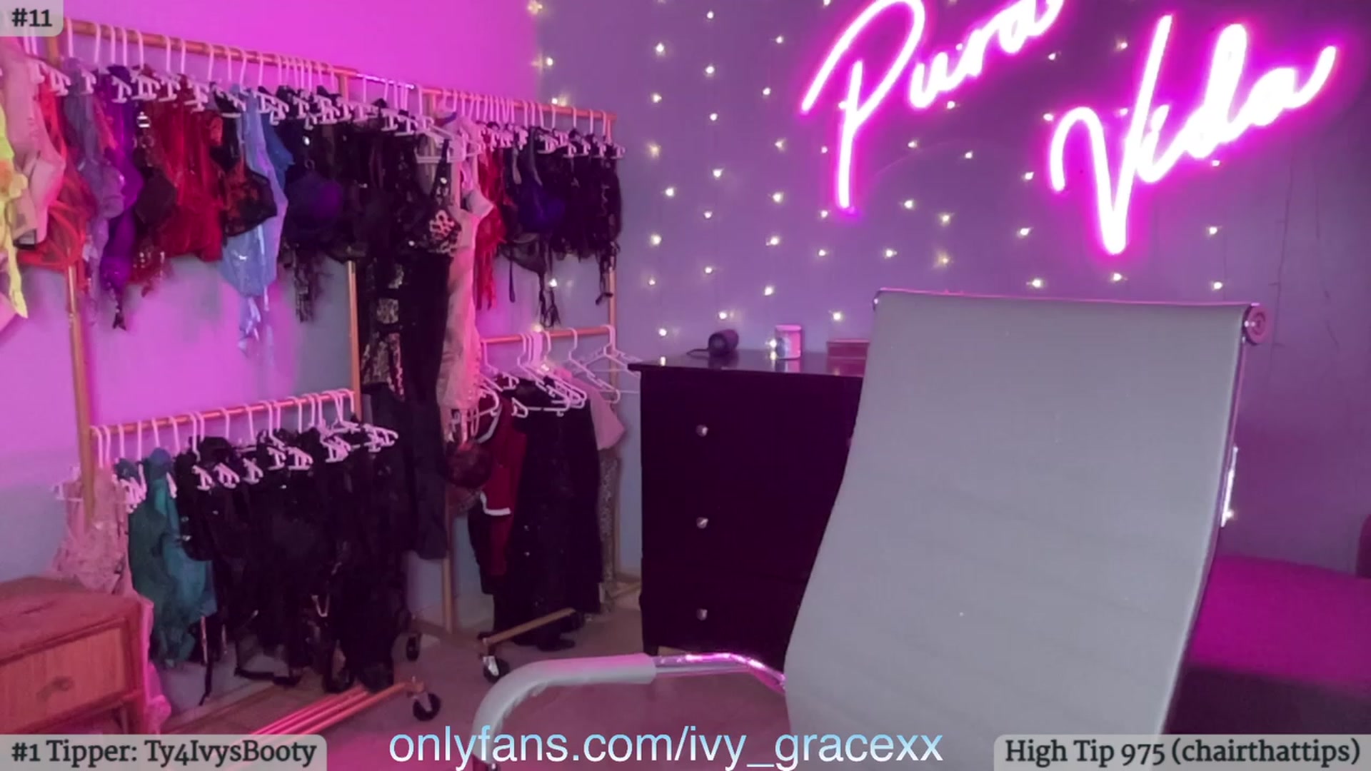 Gallery image thumbnail from IvyGrace's myfreecams stream on, 10/30/2023, 24:04 image 17 of 20