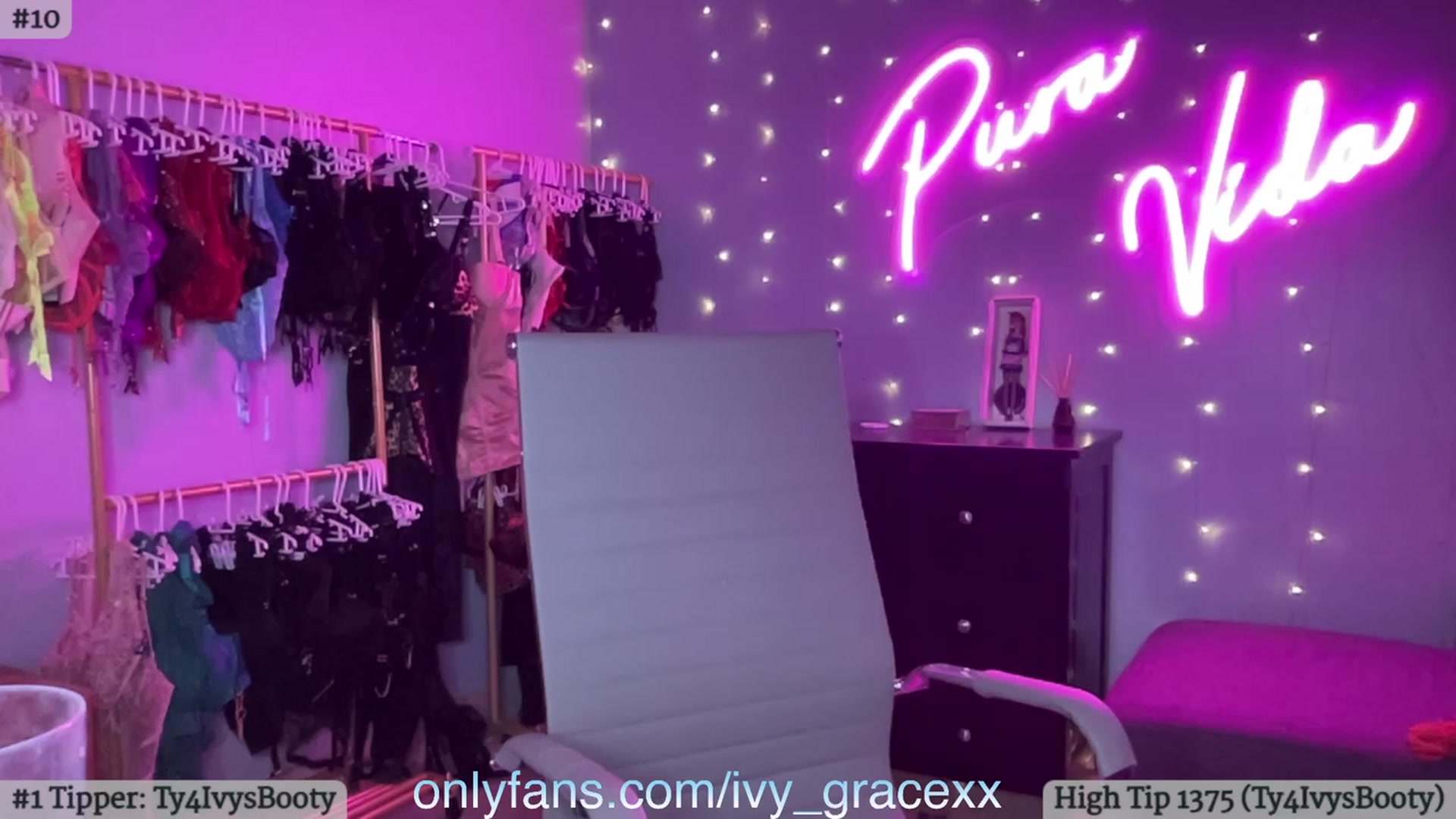 Gallery image thumbnail from IvyGrace's myfreecams stream on, 11/11/2023, 07:18 image 19 of 20