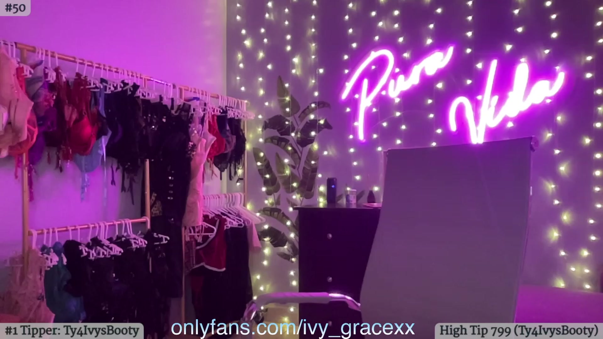 Gallery image thumbnail from IvyGrace's myfreecams stream on, 12/19/2023, 06:47 image 18 of 20