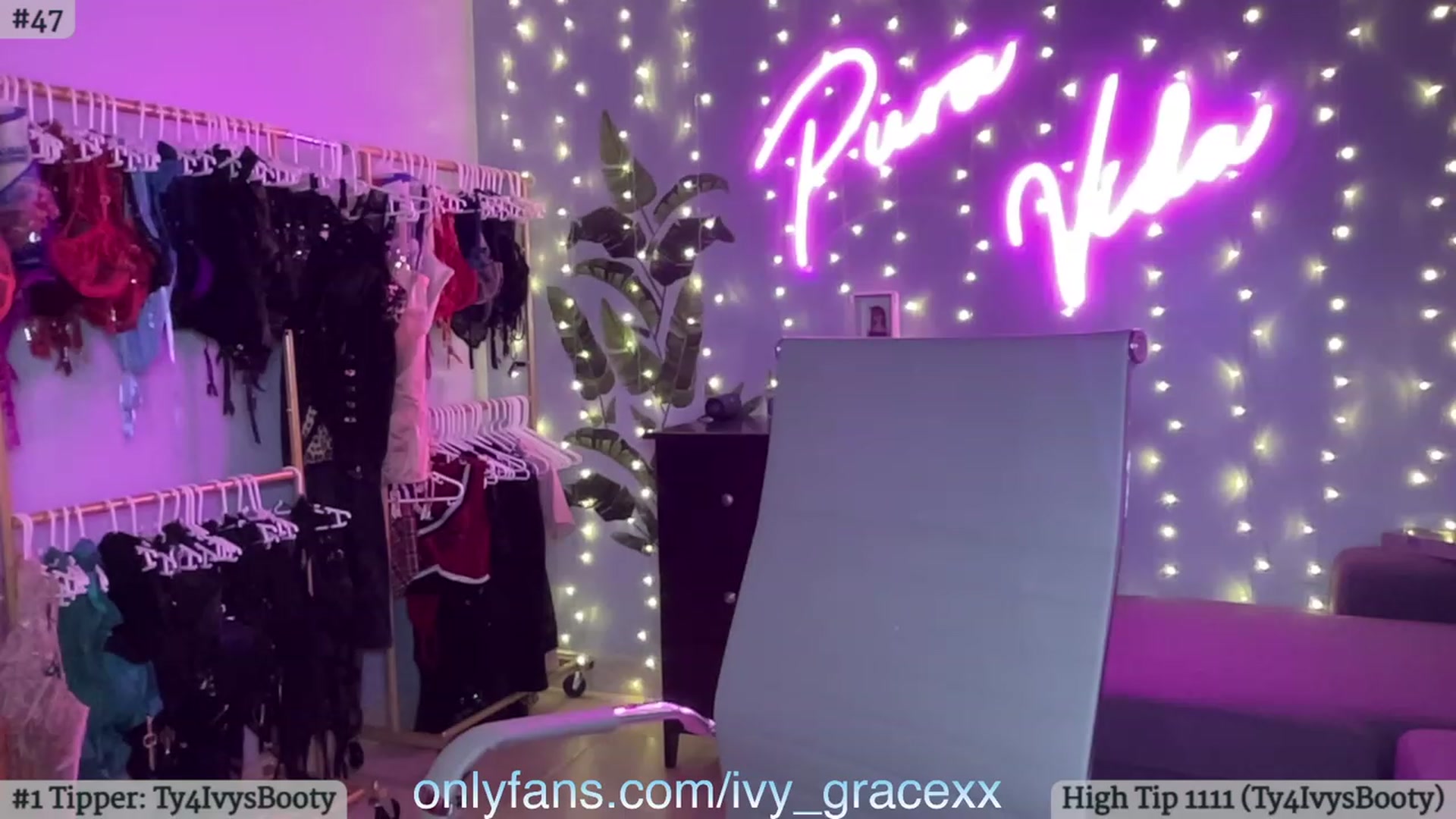 Gallery image thumbnail from IvyGrace's myfreecams stream on, 12/20/2023, 06:22 image 12 of 20