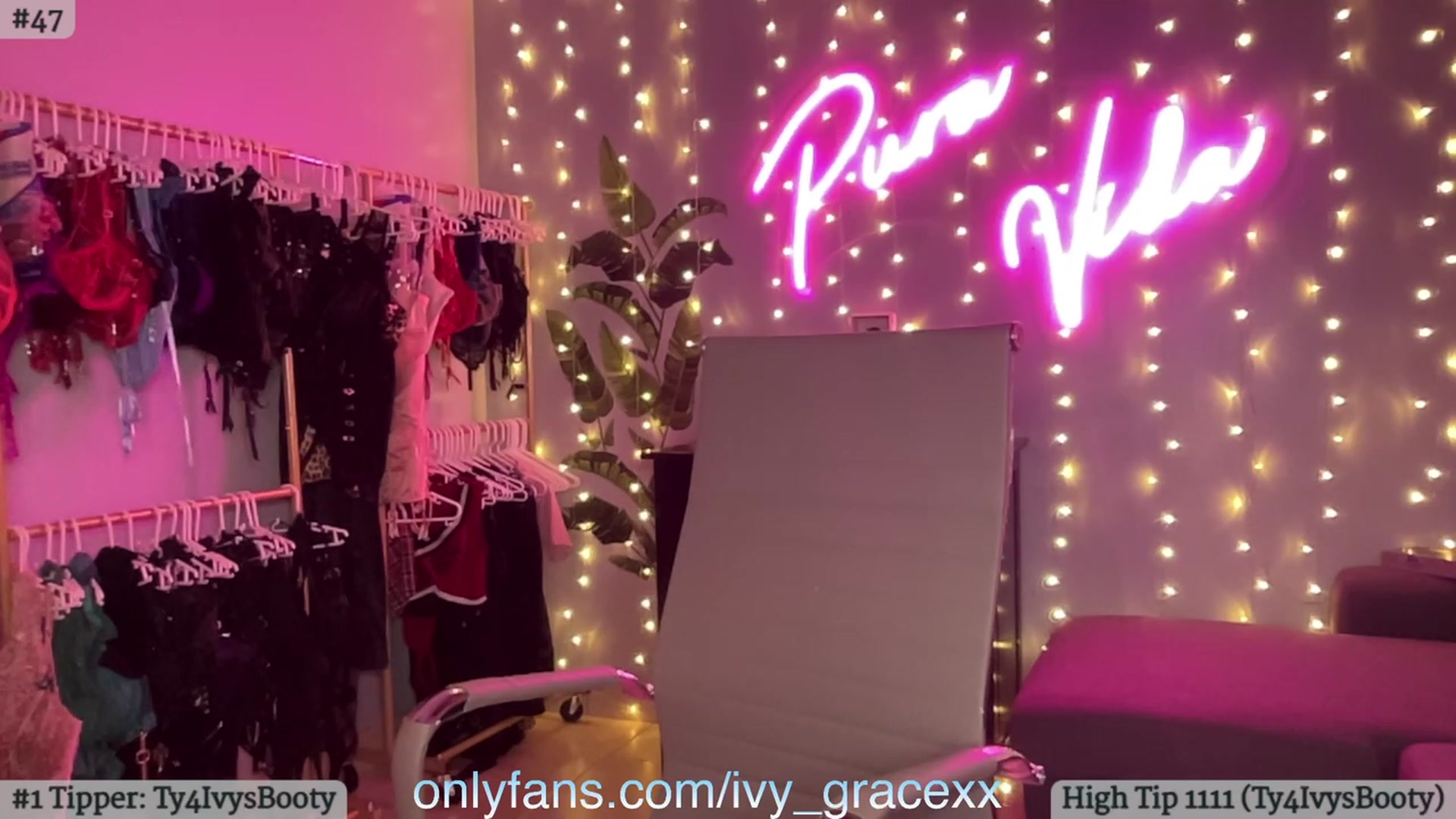 Gallery image thumbnail from IvyGrace's myfreecams stream on, 12/20/2023, 07:25 image 6 of 20