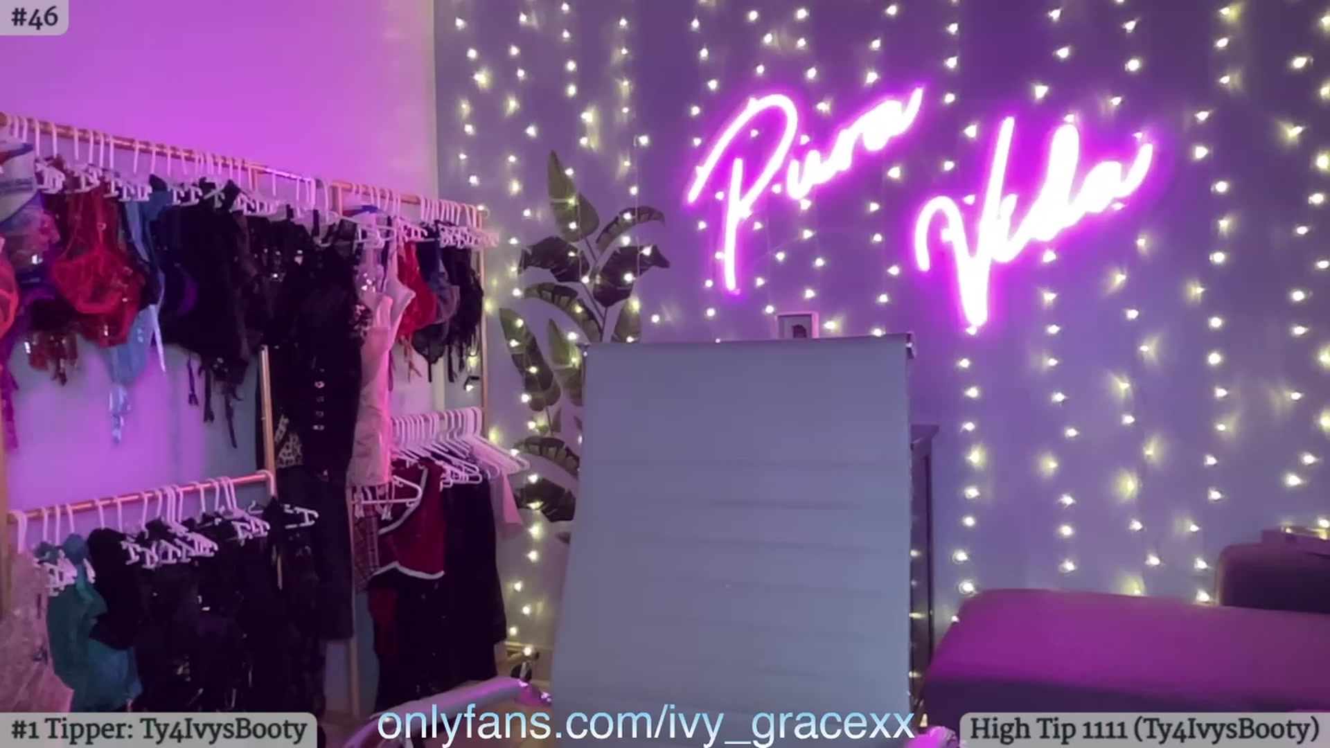 Gallery image thumbnail from IvyGrace's myfreecams stream on, 12/20/2023, 07:25 image 12 of 20