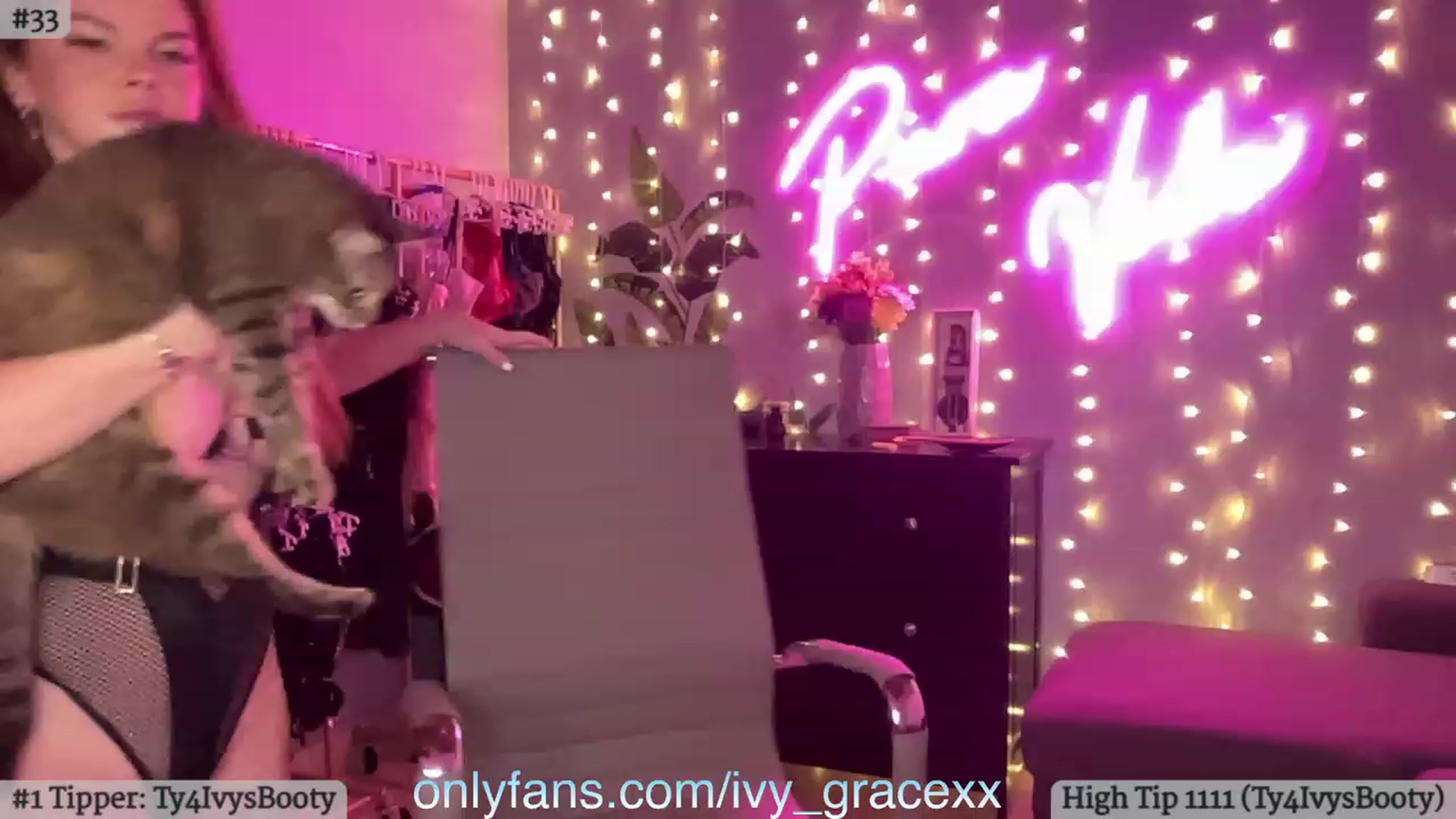 Gallery image thumbnail from IvyGrace's myfreecams stream on, 12/25/2023, 05:58 image 17 of 20