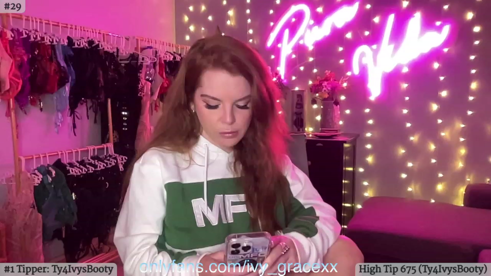 Gallery image thumbnail from IvyGrace's myfreecams stream on, 01/02/2024, 07:39 image 9 of 20