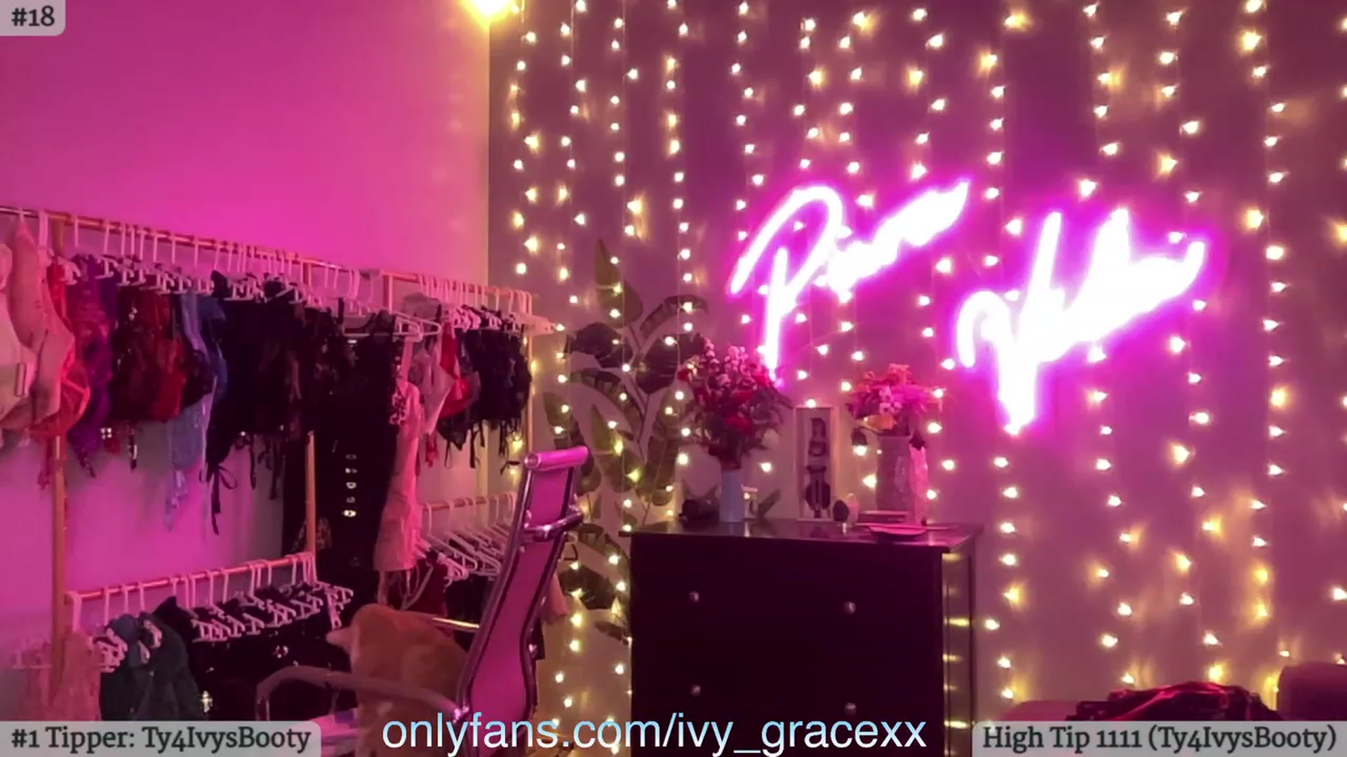 Gallery image thumbnail from IvyGrace's myfreecams stream on, 01/03/2024, 07:38 image 17 of 20