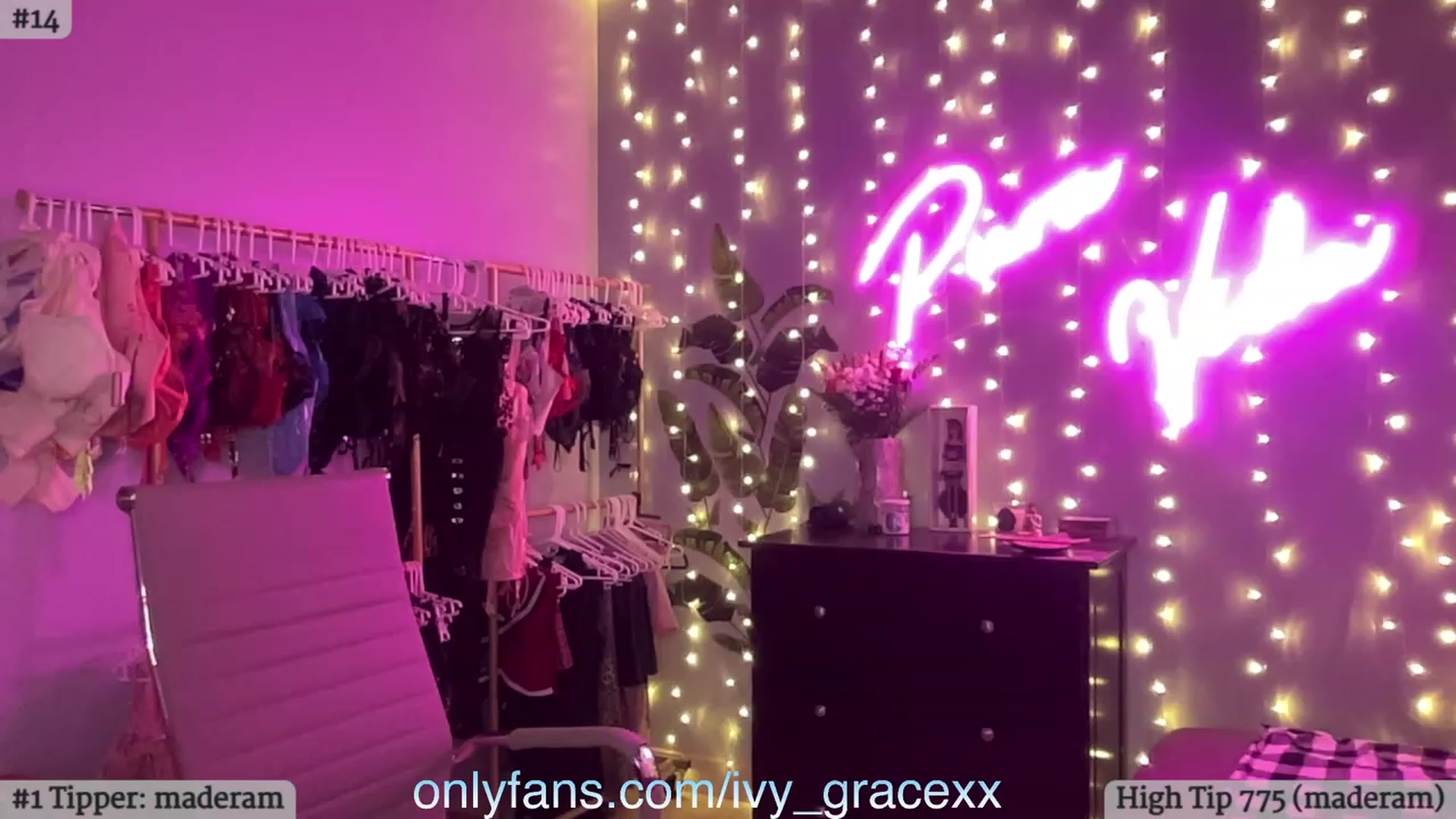 Gallery image thumbnail from IvyGrace's myfreecams stream on, 01/05/2024, 05:58 image 12 of 20