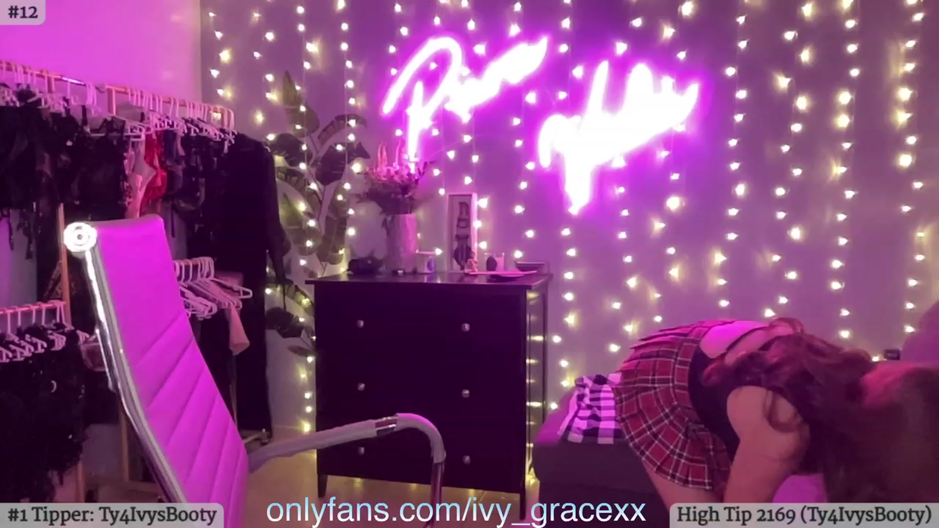 Gallery image thumbnail from IvyGrace's myfreecams stream on, 01/11/2024, 05:36 image 8 of 20