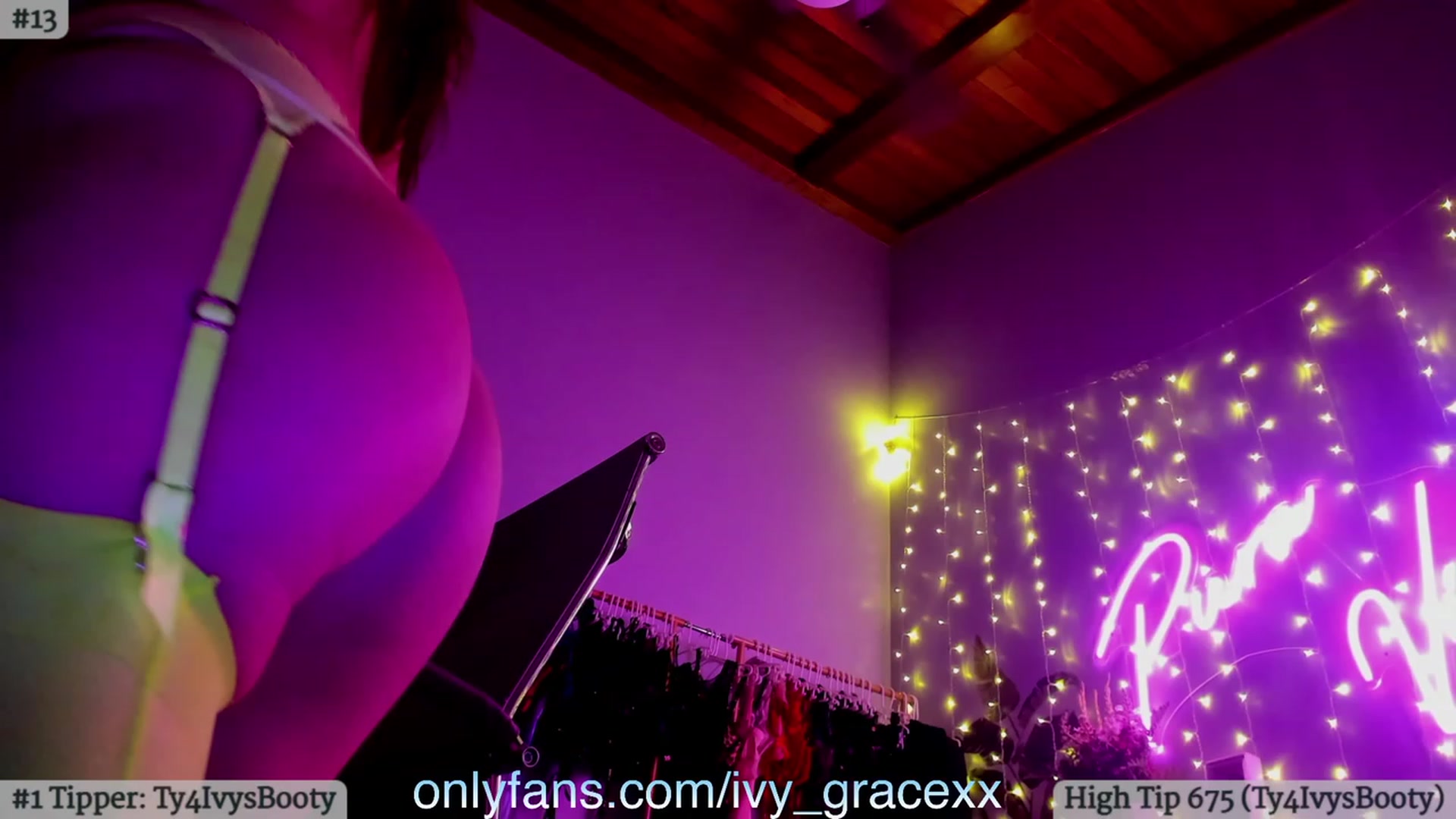 Gallery image thumbnail from IvyGrace's myfreecams stream on, 01/12/2024, 05:28 image 9 of 20