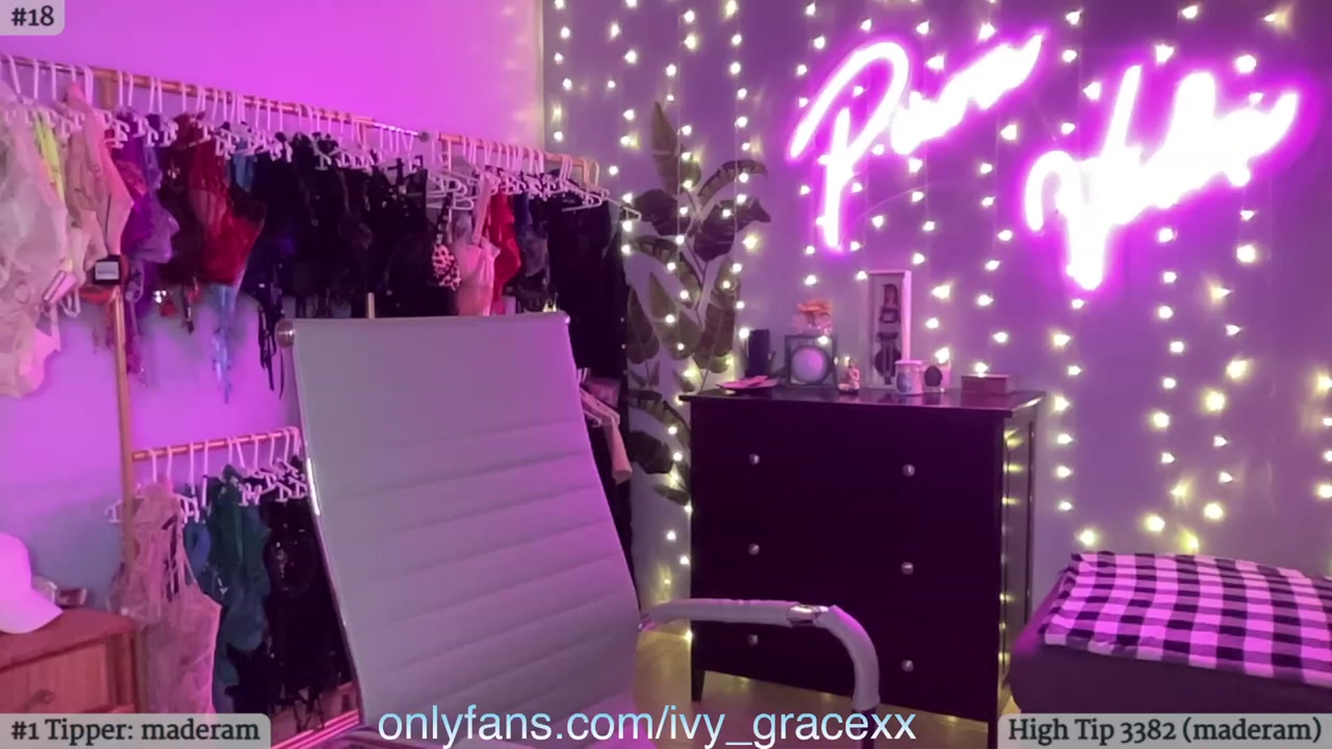 Gallery image thumbnail from IvyGrace's myfreecams stream on, 02/01/2024, 06:00 image 4 of 20