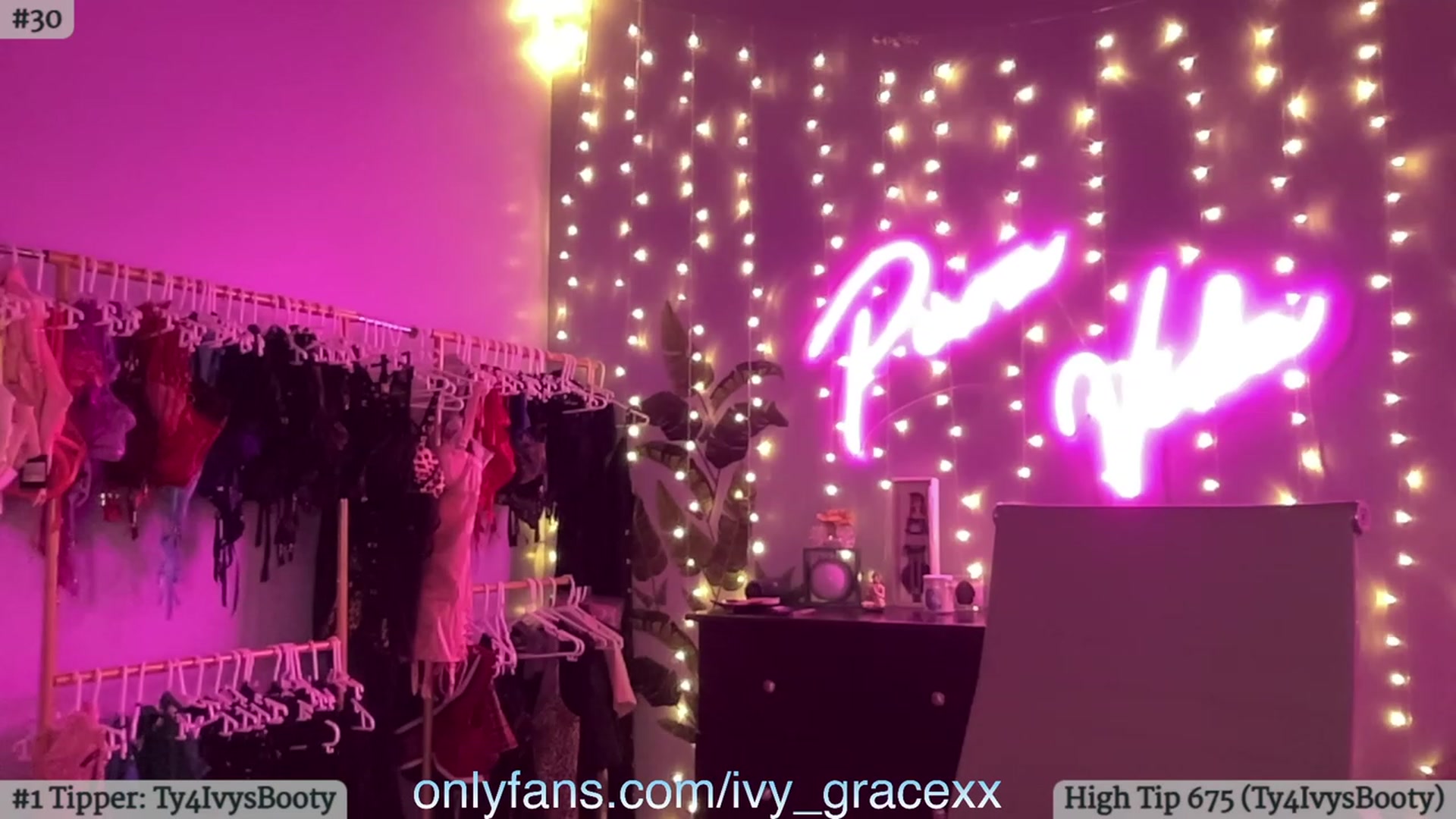 Gallery image thumbnail from IvyGrace's myfreecams stream on, 02/03/2024, 05:19 image 20 of 20