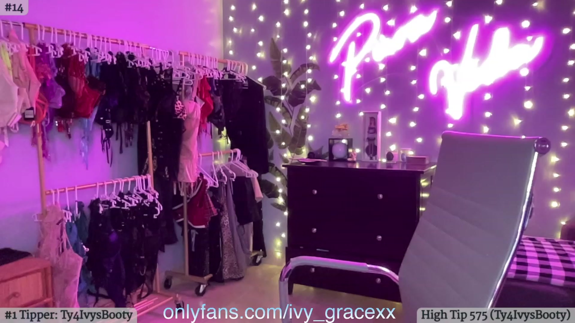 Gallery image thumbnail from IvyGrace's myfreecams stream on, 02/07/2024, 07:16 image 1 of 20