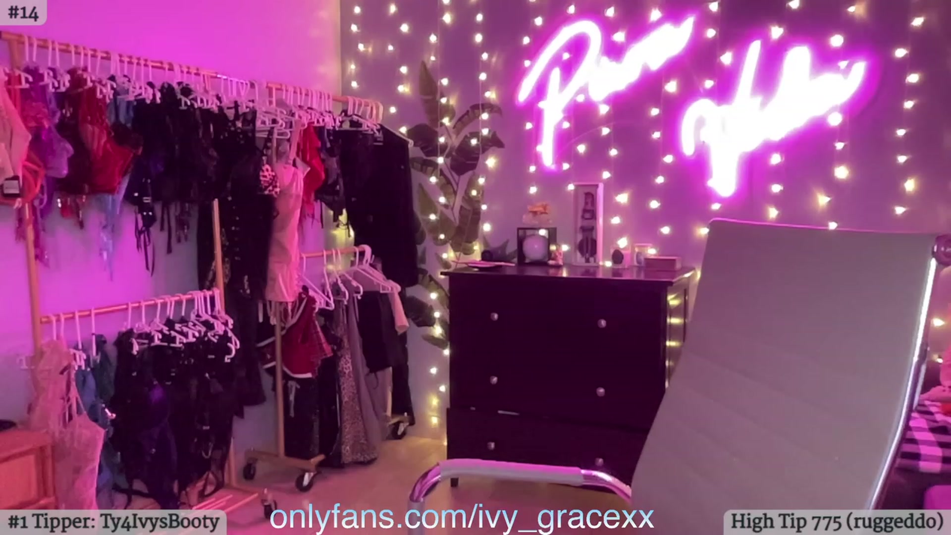 Gallery image thumbnail from IvyGrace's myfreecams stream on, 02/07/2024, 07:16 image 19 of 20
