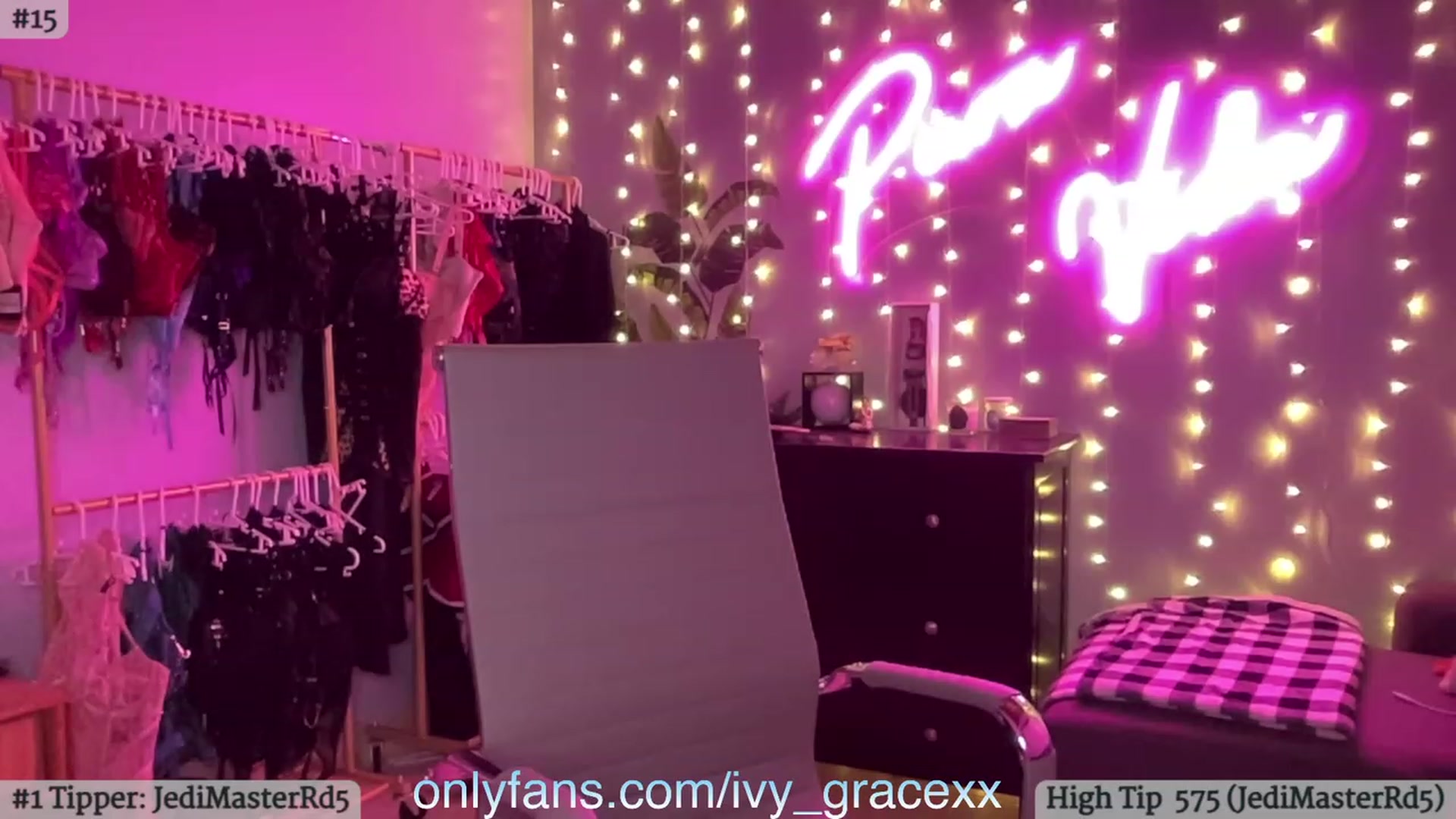Gallery image thumbnail from IvyGrace's myfreecams stream on, 02/10/2024, 06:35 image 6 of 20
