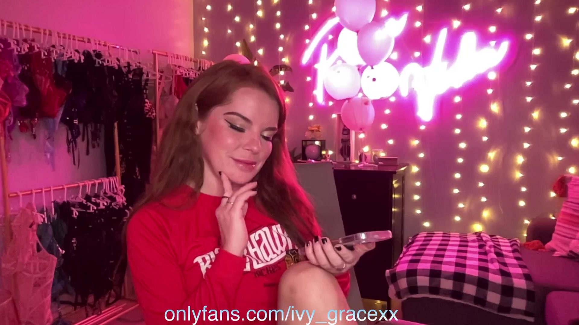 Gallery image thumbnail from IvyGrace's myfreecams stream on, 02/14/2024, 05:11 image 19 of 20
