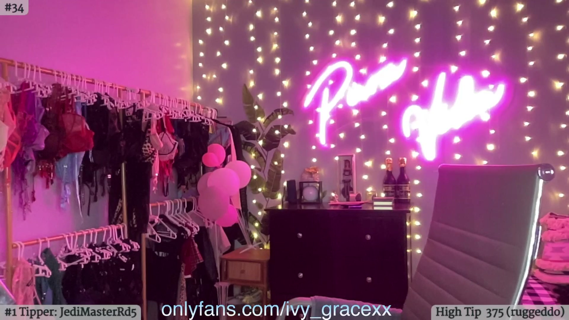 Gallery image thumbnail from IvyGrace's myfreecams stream on, 03/19/2024, 05:01 image 12 of 20