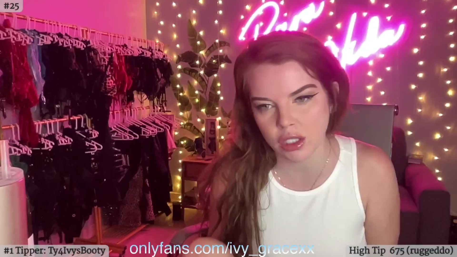 Gallery image thumbnail from IvyGrace's myfreecams stream on, 03/24/2024, 07:17 image 13 of 20