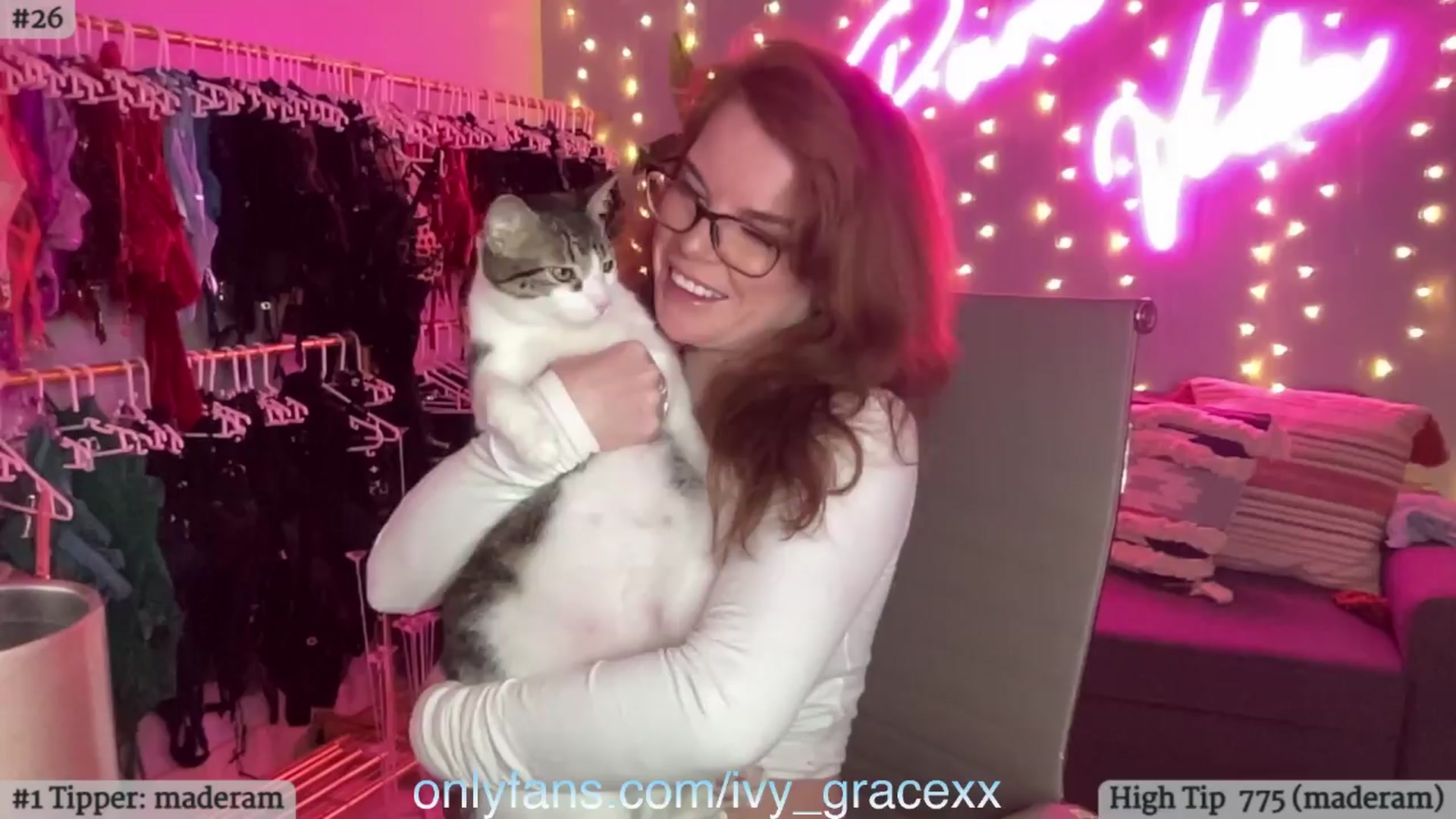 Gallery image thumbnail from IvyGrace's myfreecams stream on, 03/28/2024, 04:57 image 14 of 20