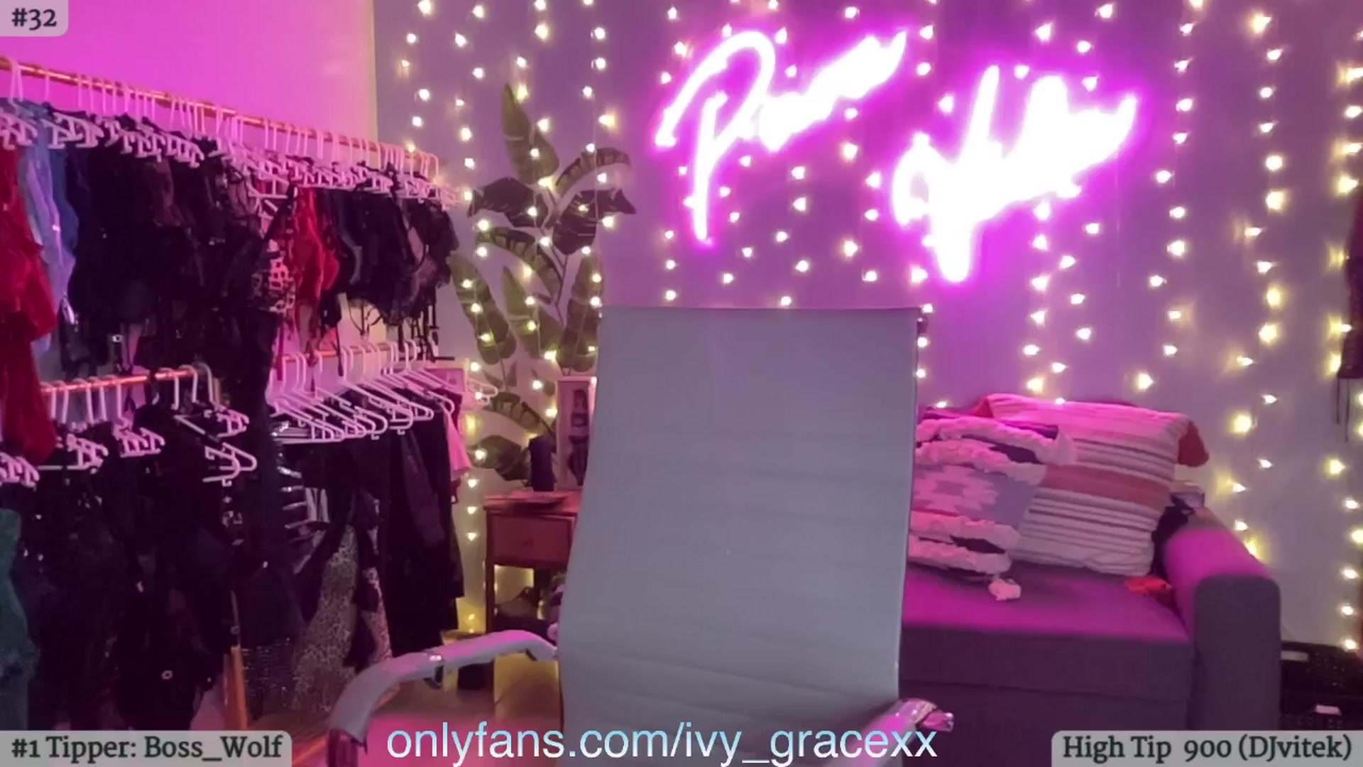 Gallery image thumbnail from IvyGrace's myfreecams stream on, 03/31/2024, 08:59 image 19 of 20