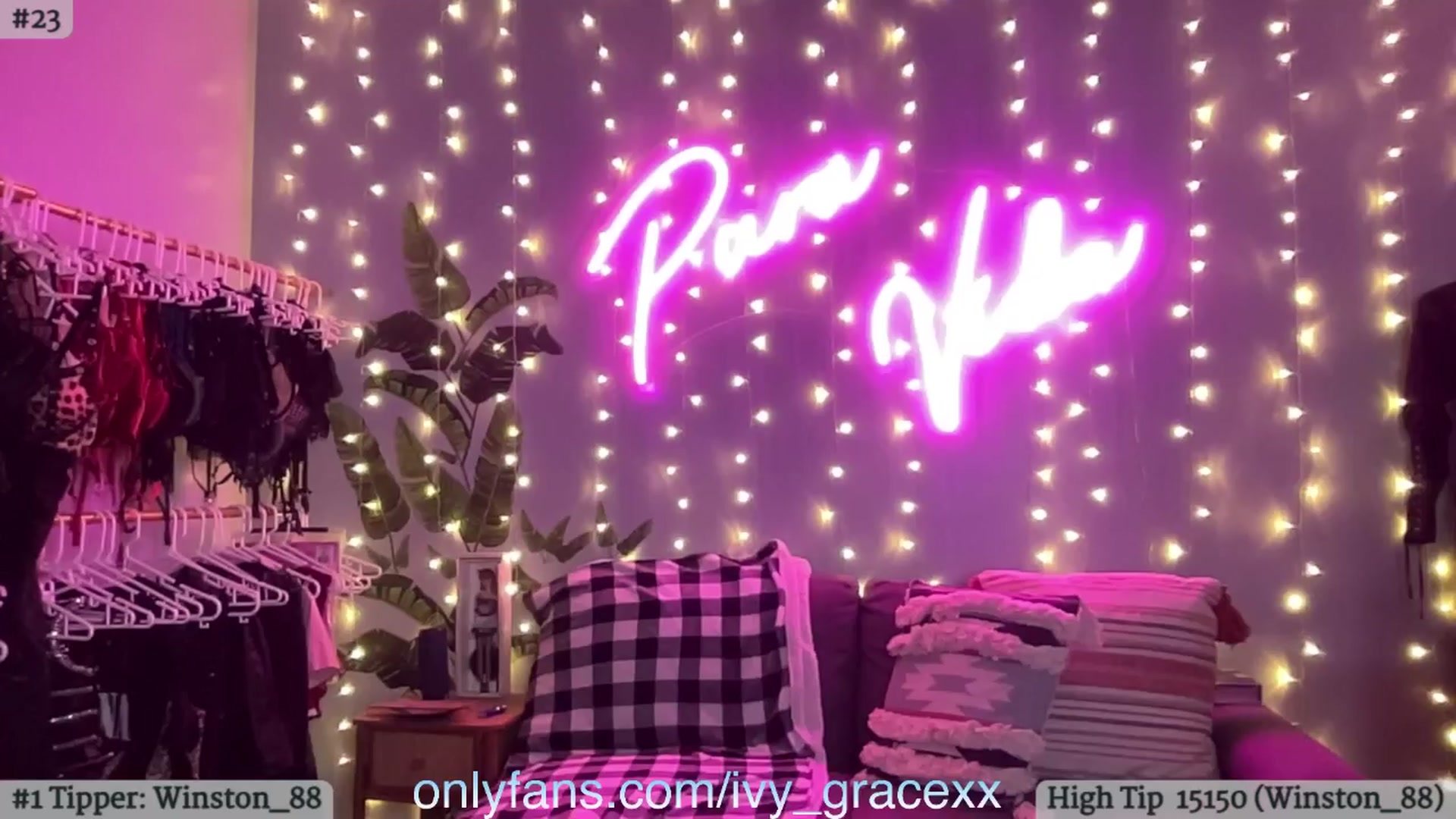Gallery image thumbnail from IvyGrace's myfreecams stream on, 04/01/2024, 05:07 image 8 of 20