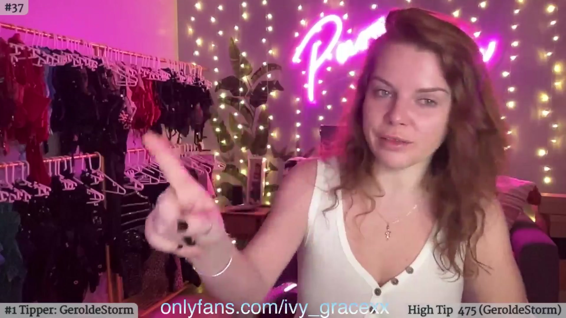 Gallery image thumbnail from IvyGrace's myfreecams stream on, 04/14/2024, 09:48 image 14 of 20