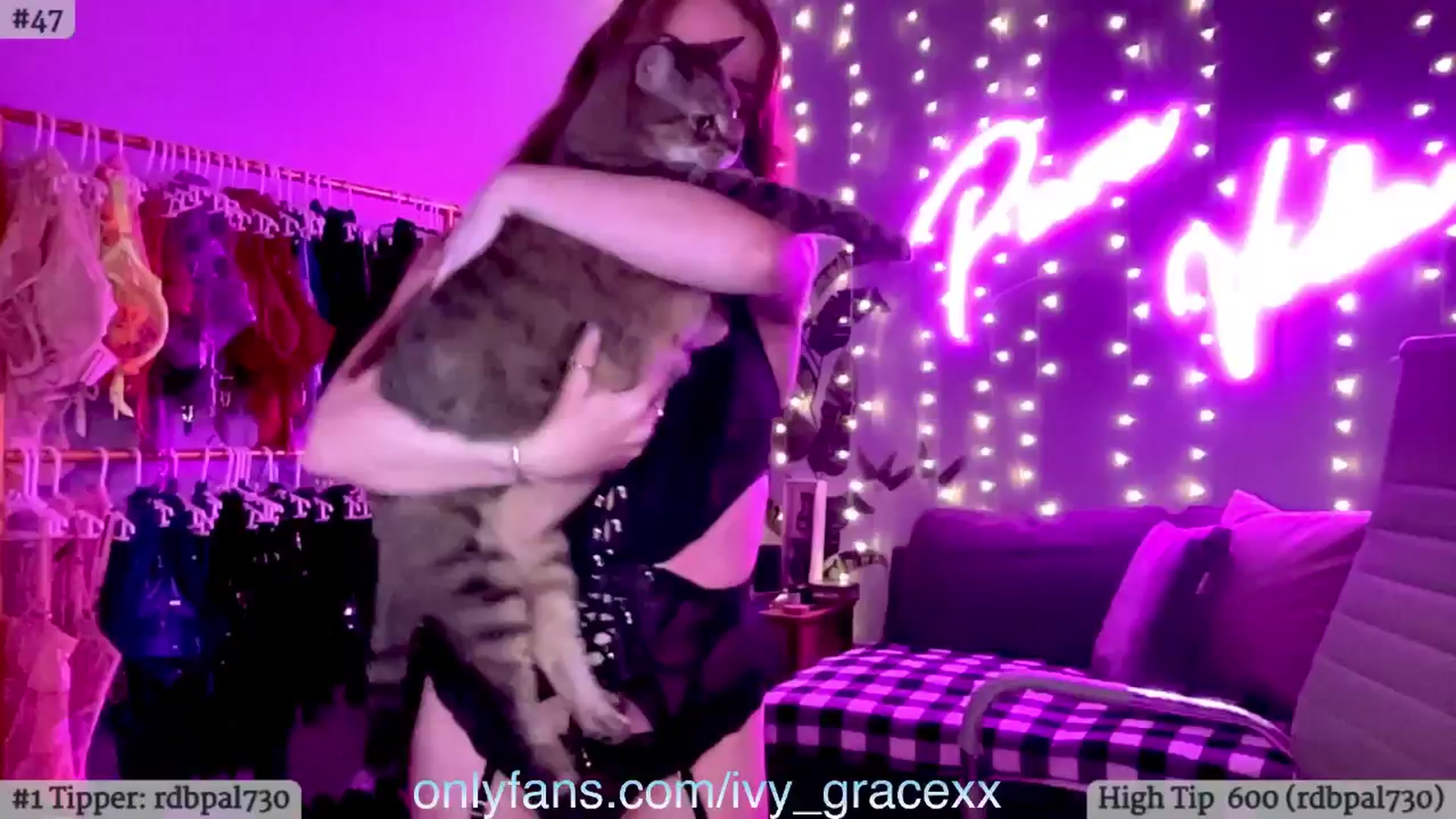 Gallery image thumbnail from IvyGrace's myfreecams stream on, 06/07/2024, 04:04 image 1 of 20