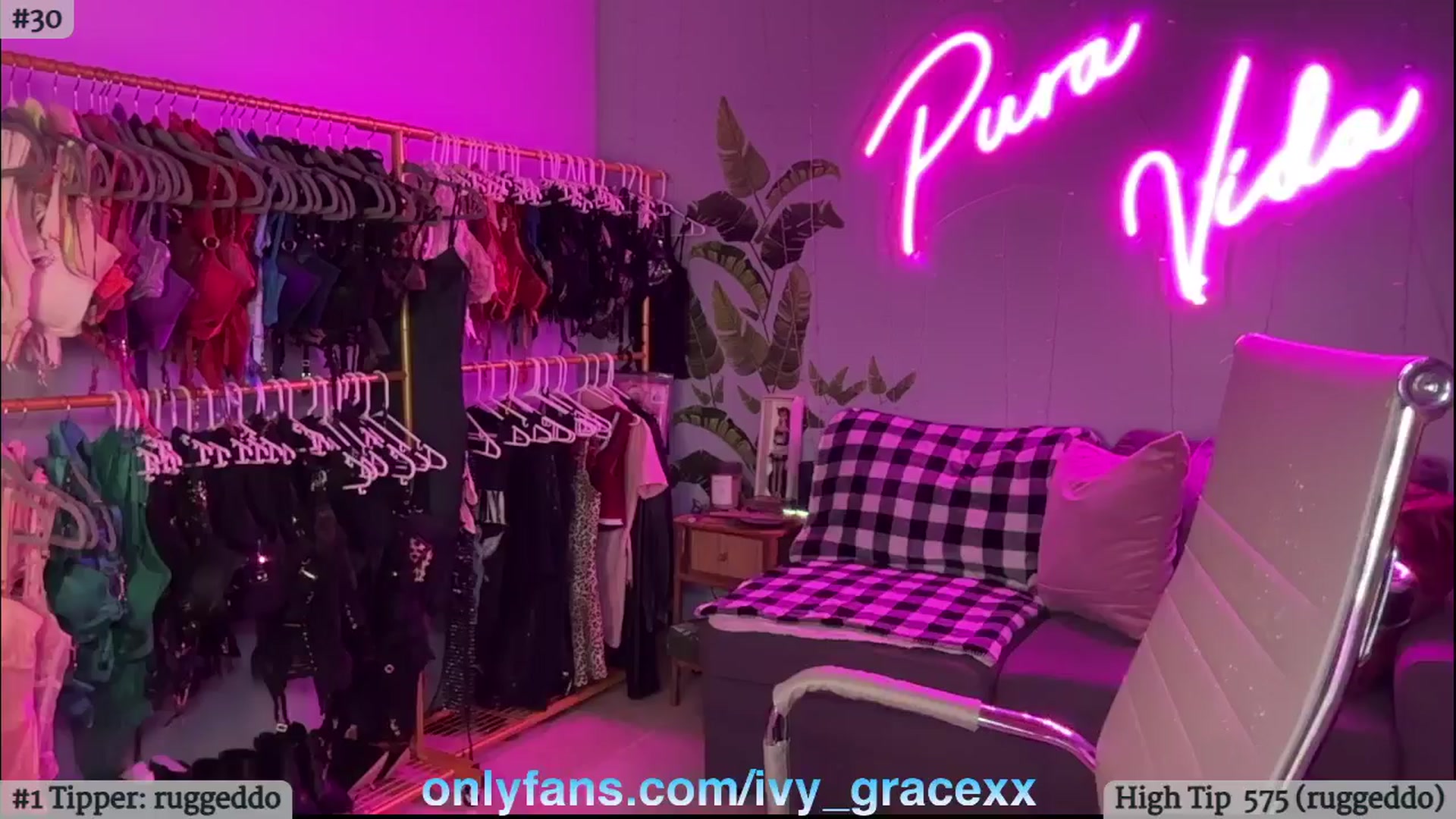 Gallery image thumbnail from IvyGrace's myfreecams stream on, 08/30/2024, 06:50 image 16 of 20
