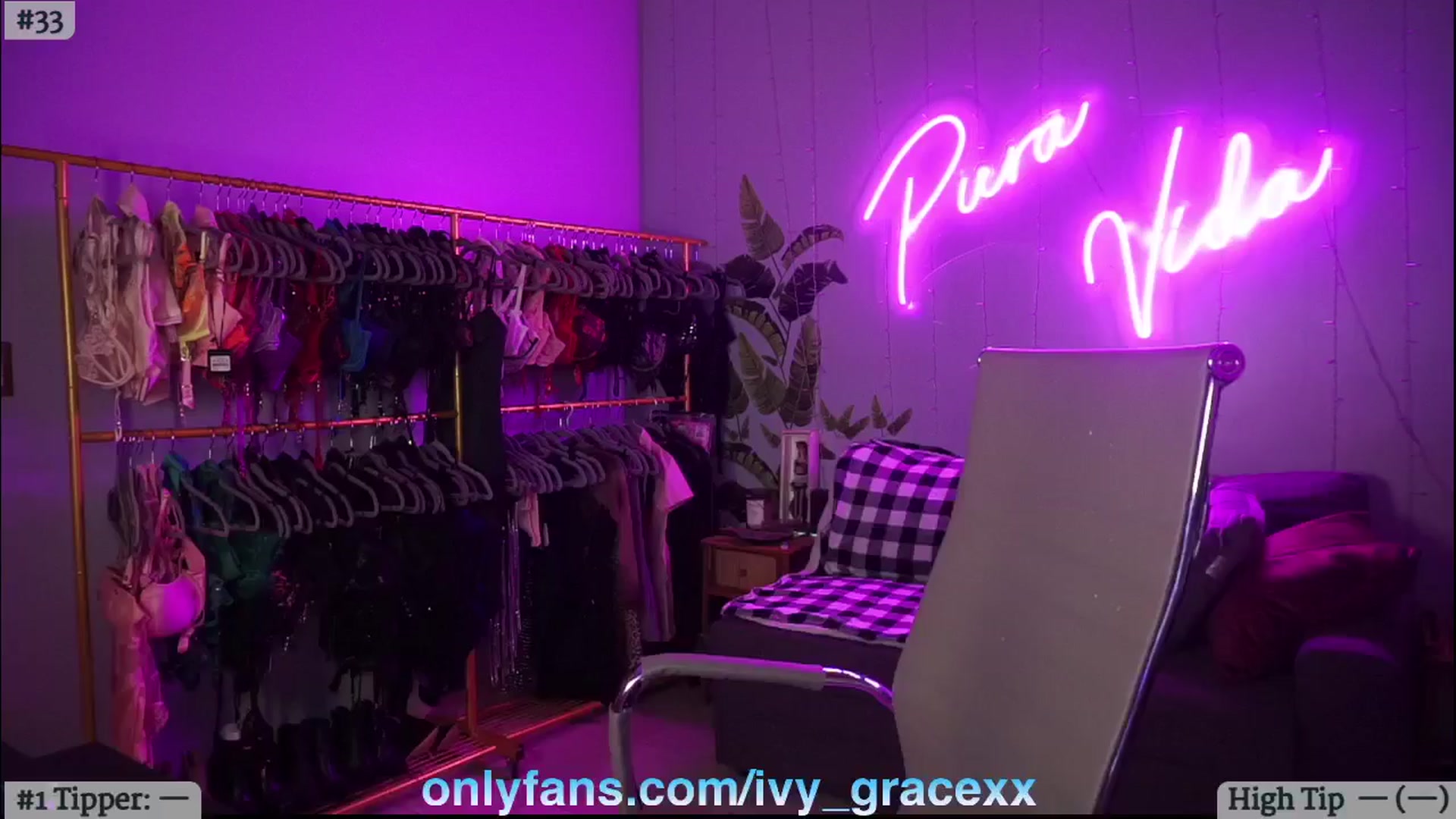 Gallery image thumbnail from IvyGrace's myfreecams stream on, 09/26/2024, 05:08 image 1 of 20