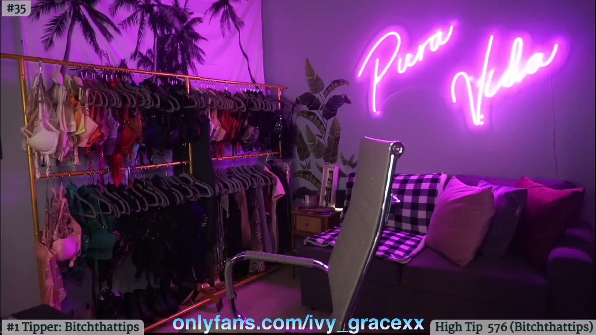 Gallery image thumbnail from IvyGrace's myfreecams stream on, 10/14/2024, 24:18 image 17 of 20
