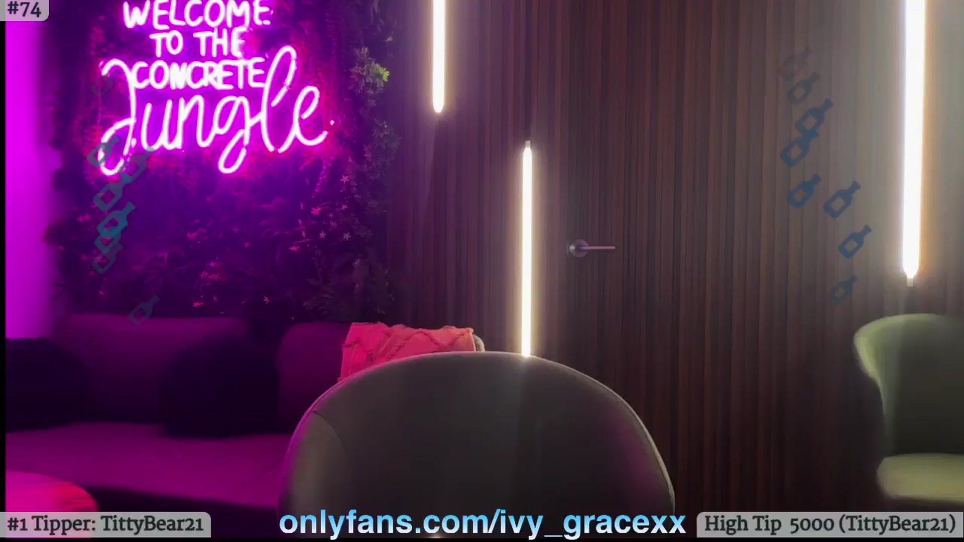 Gallery image thumbnail from IvyGrace's myfreecams stream on, 11/21/2024, 07:37 image 8 of 20