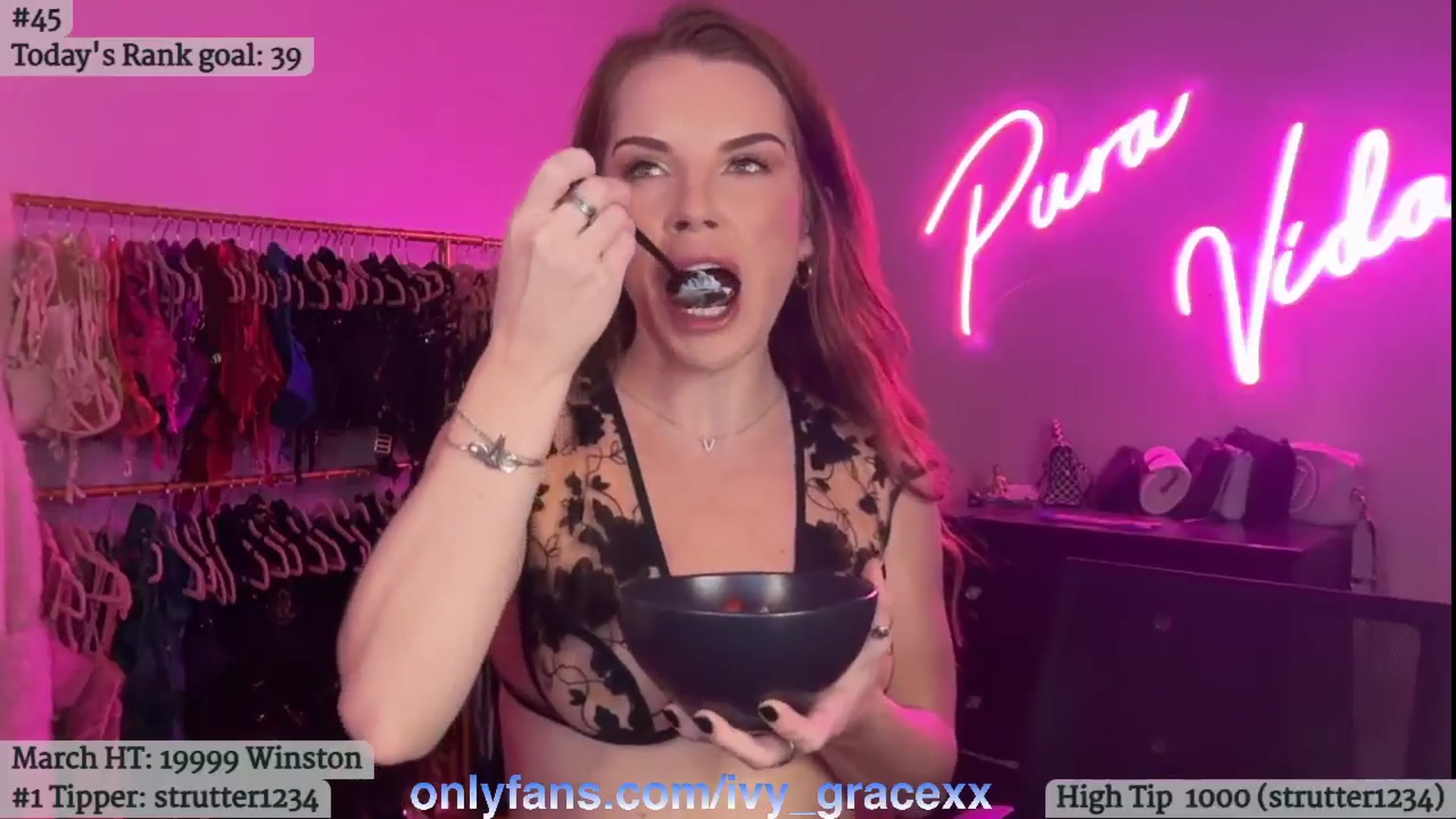 Gallery image thumbnail from IvyGrace's myfreecams stream on, 03/22/2025, 06:47 image 3 of 20