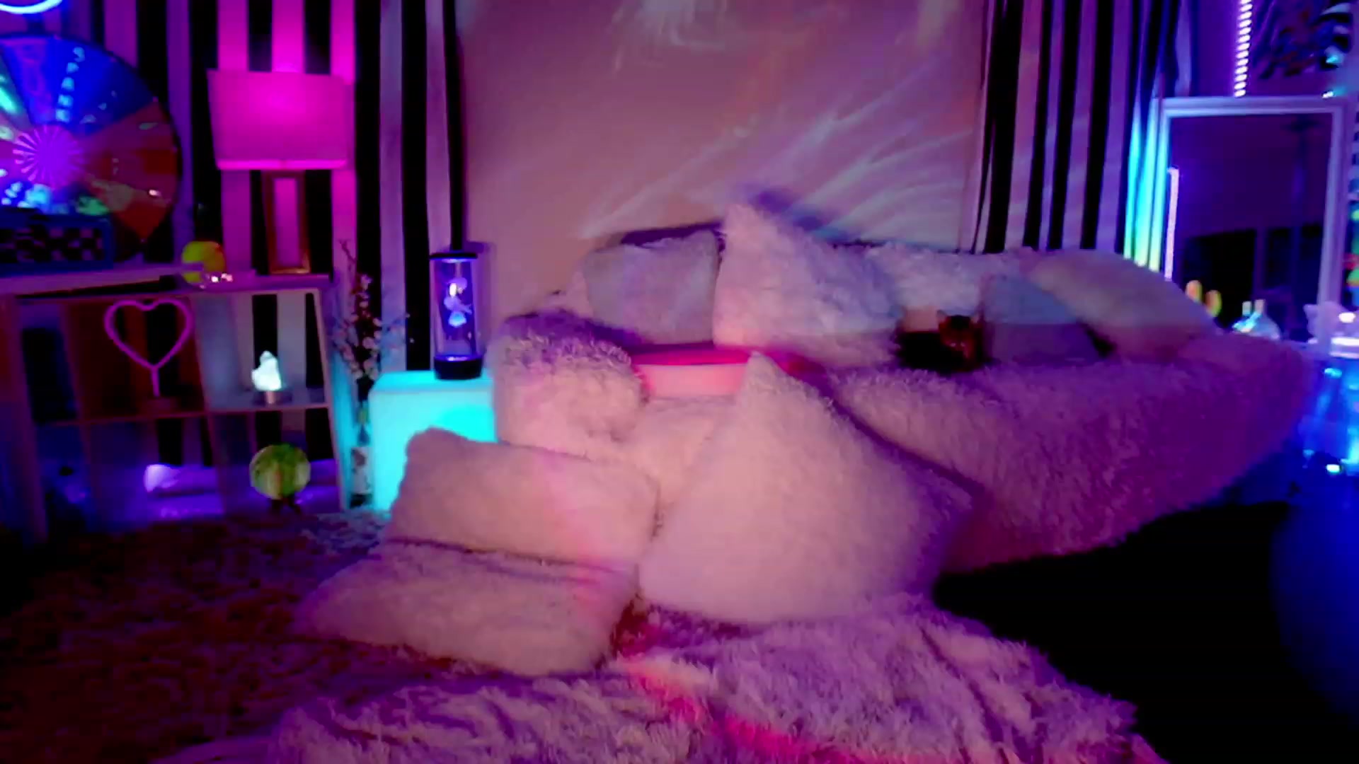 Gallery image thumbnail from IvyJean's myfreecams stream on, 11/17/2022, 05:12 image 2 of 20