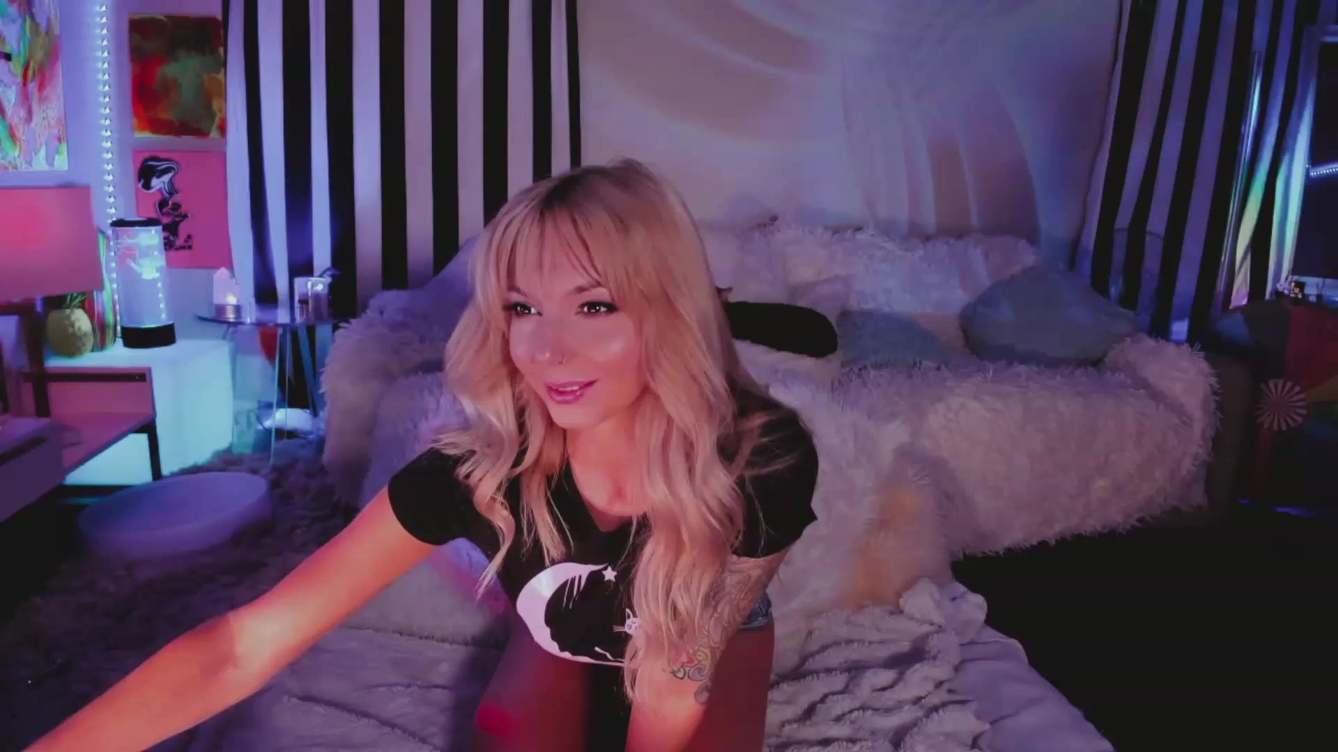 Gallery image thumbnail from IvyJean's myfreecams stream on, 12/07/2022, 03:52 image 3 of 20