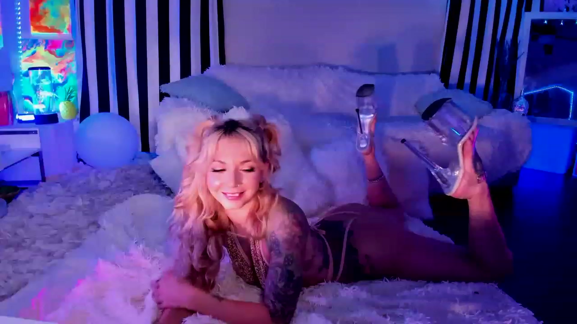 Gallery image thumbnail from IvyJean's myfreecams stream on, 12/27/2022, 03:28 image 6 of 20