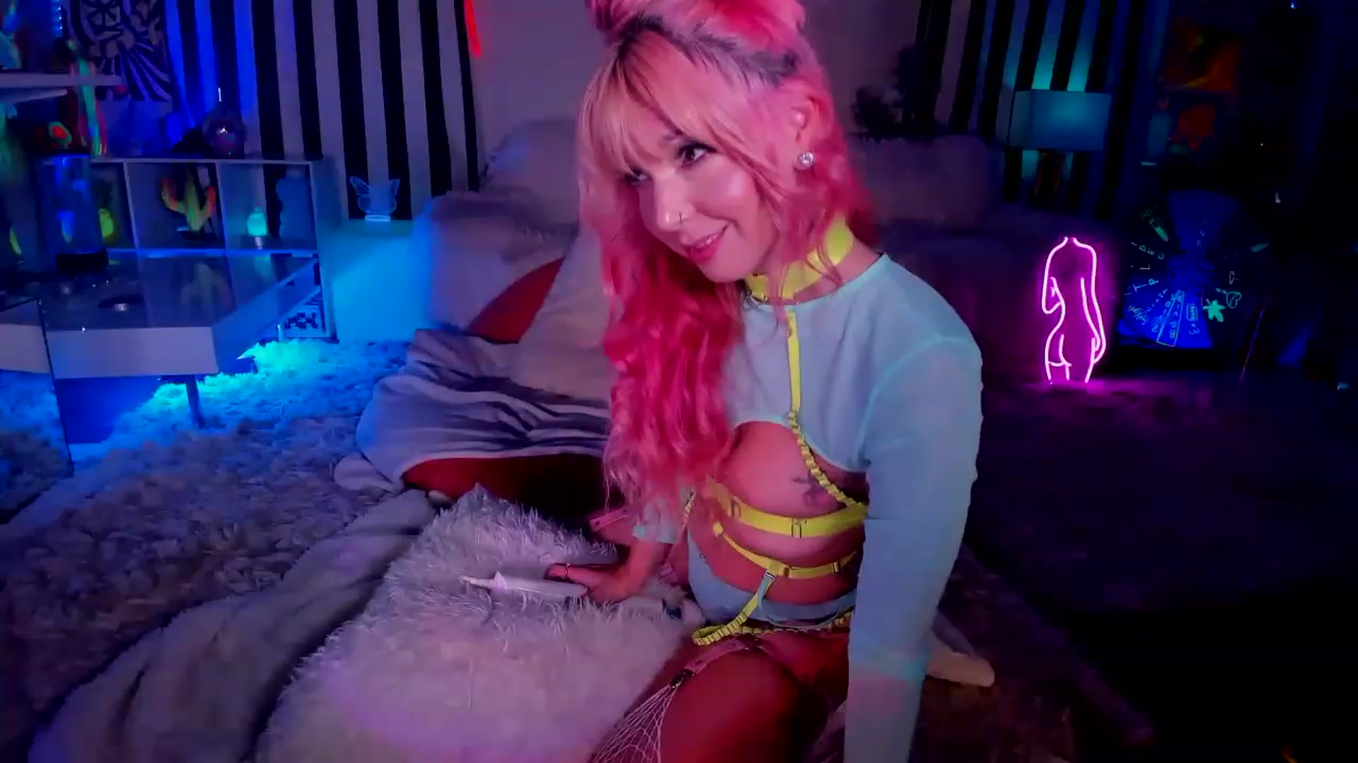 Gallery image thumbnail from IvyJean's myfreecams stream on, 04/08/2023, 03:55 image 3 of 20