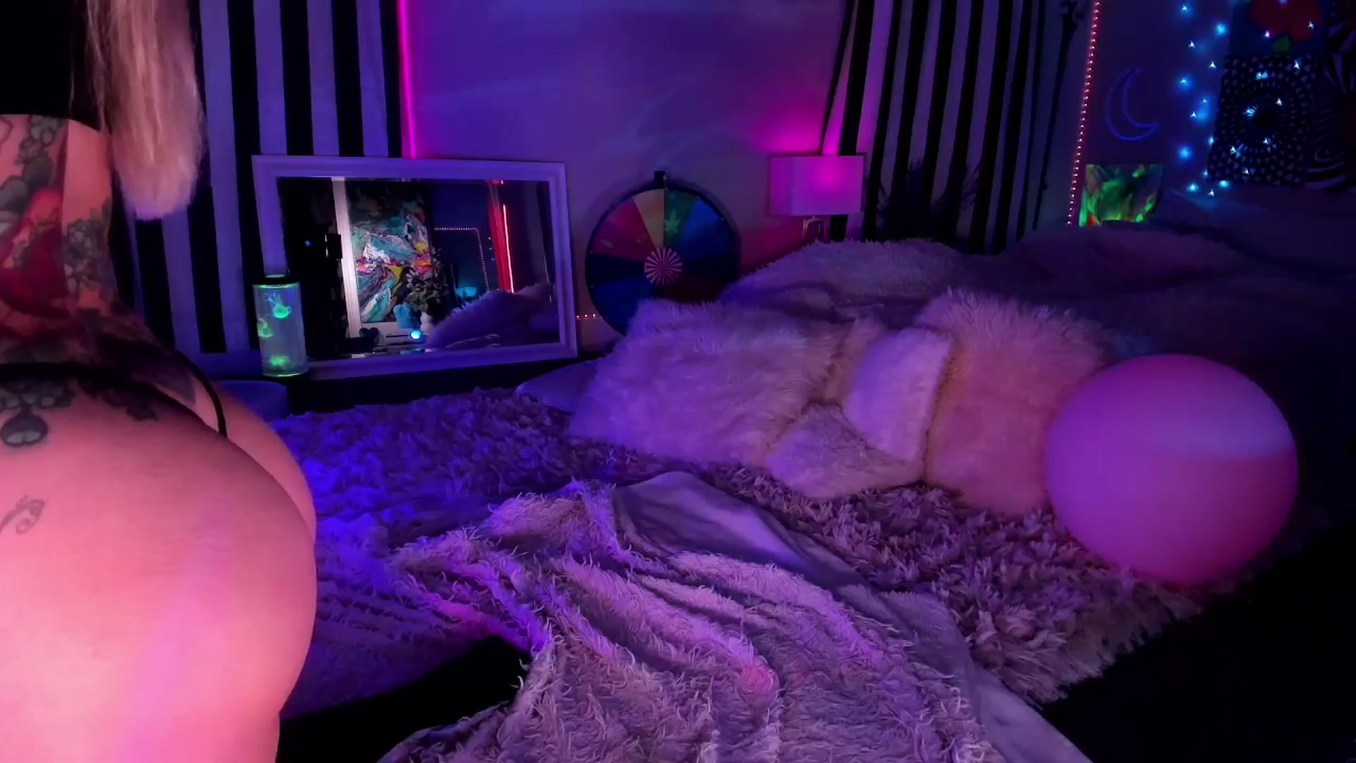 Gallery image thumbnail from IvyJean's myfreecams stream on, 05/25/2024, 03:13 image 18 of 20
