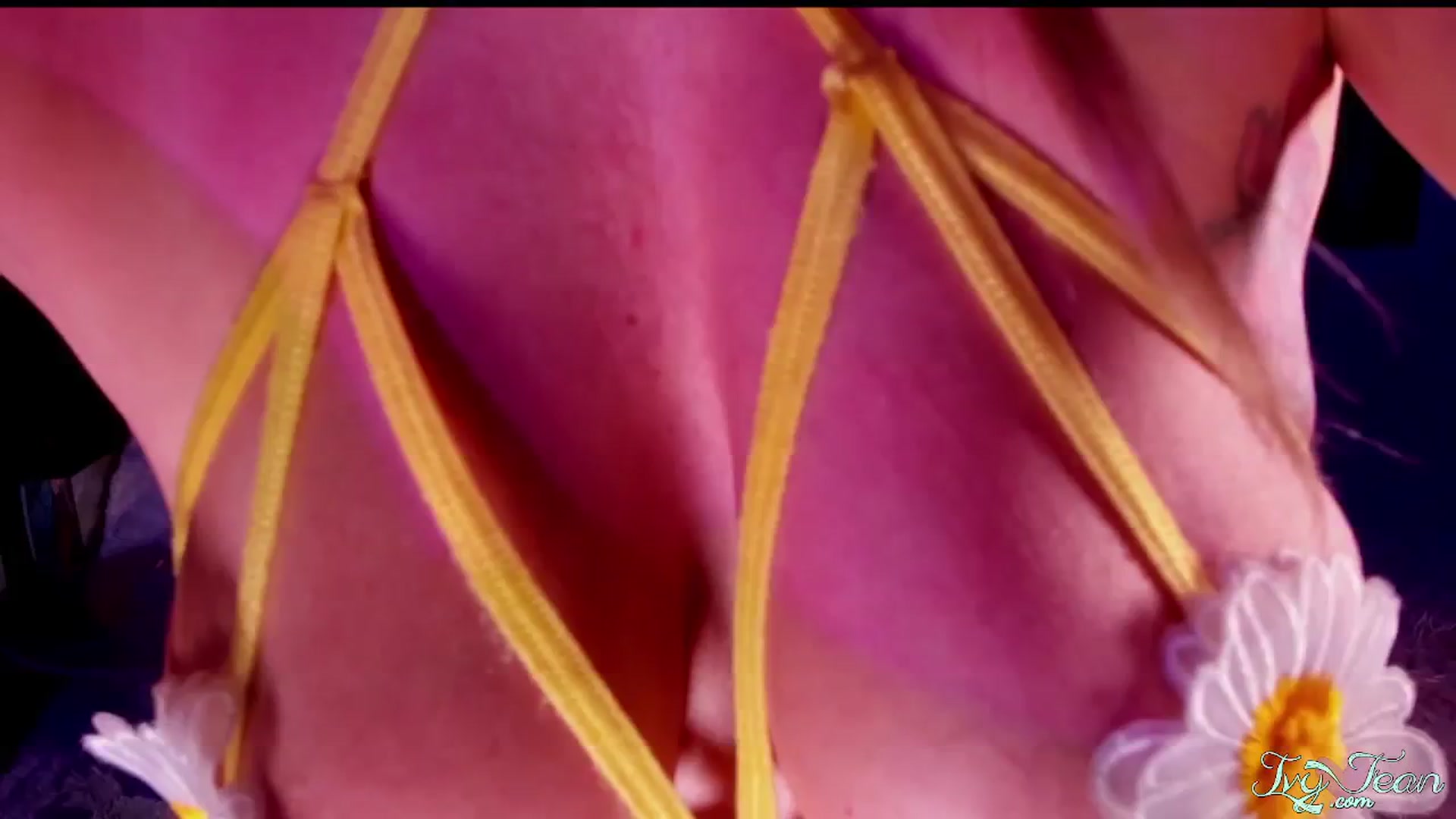 Gallery image thumbnail from IvyJean's myfreecams stream on, 06/10/2024, 02:52 image 10 of 20