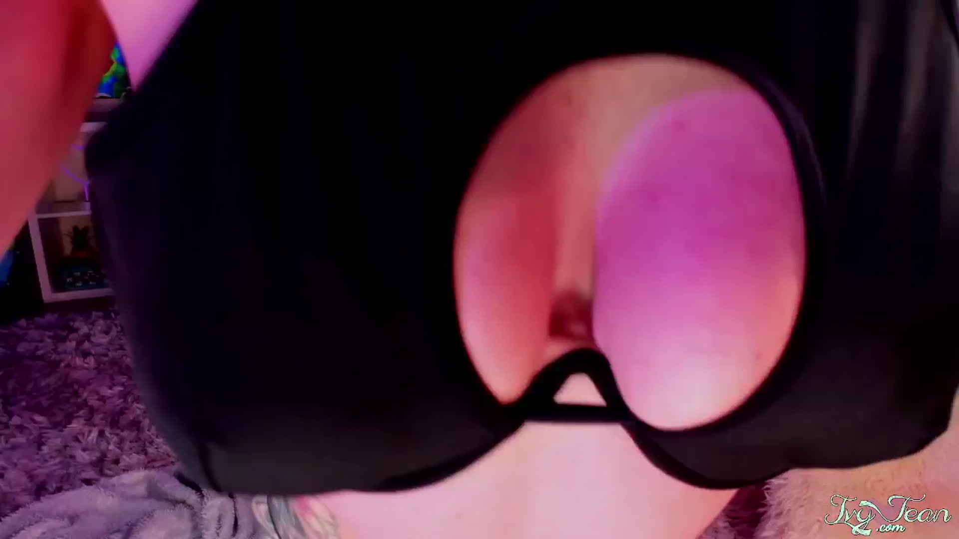 Gallery image thumbnail from IvyJean's myfreecams stream on, 08/08/2024, 03:01 image 10 of 20