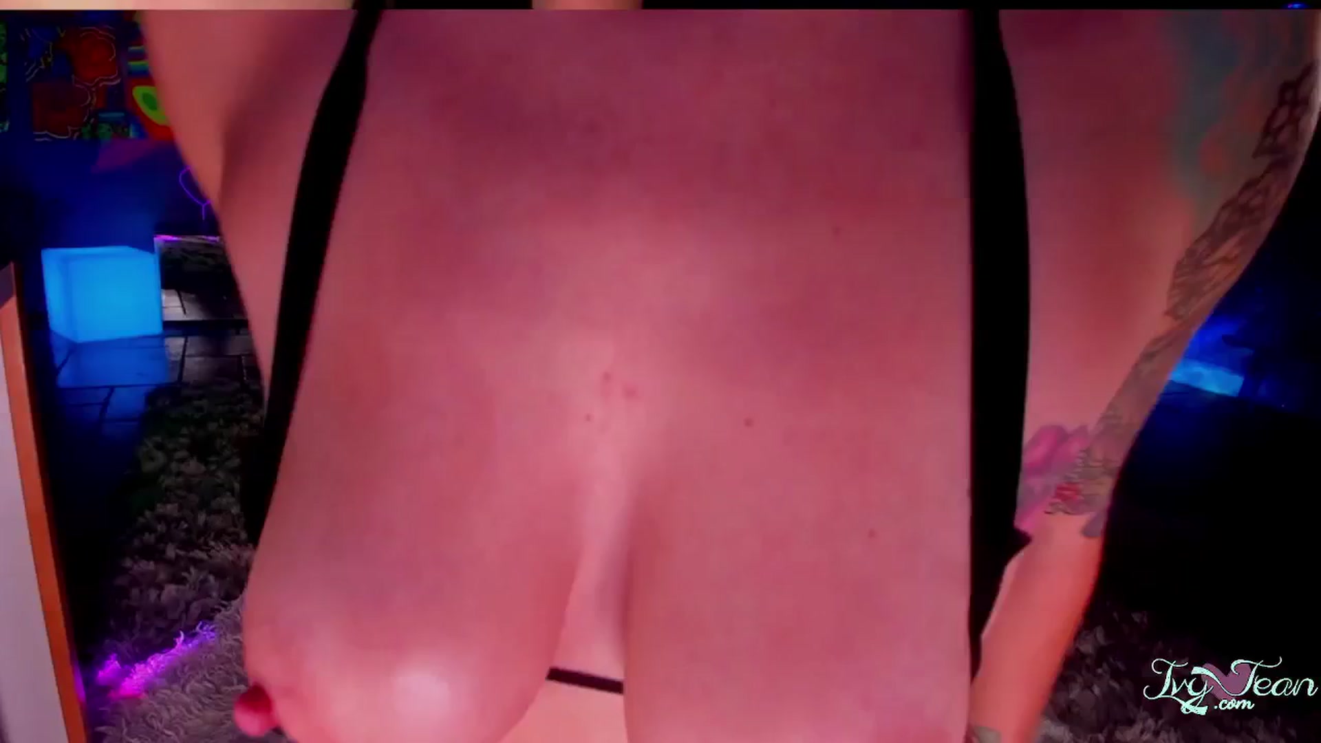 Gallery image thumbnail from IvyJean's myfreecams stream on, 09/15/2024, 03:50 image 6 of 20