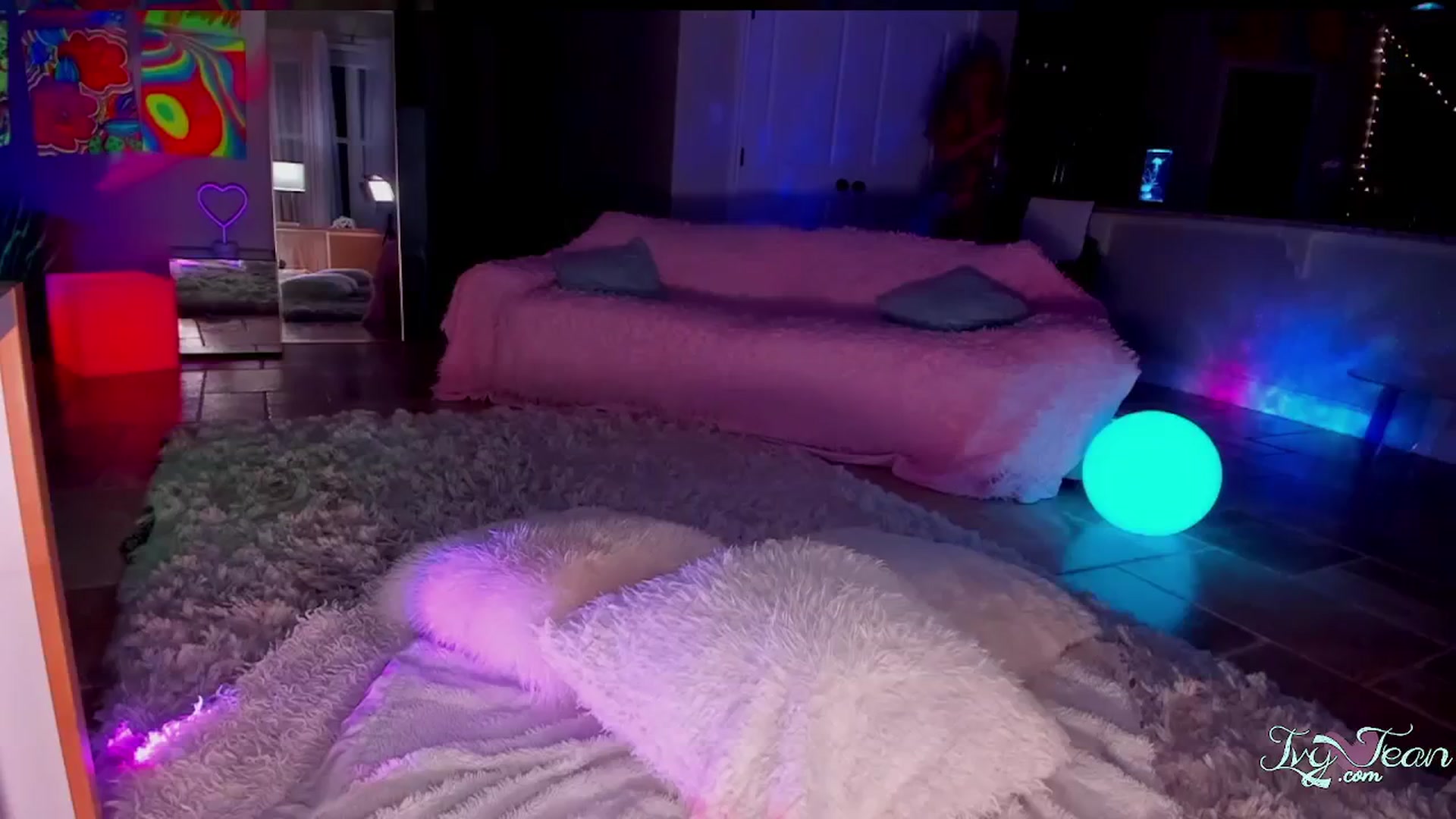 Gallery image thumbnail from IvyJean's myfreecams stream on, 09/15/2024, 03:50 image 13 of 20