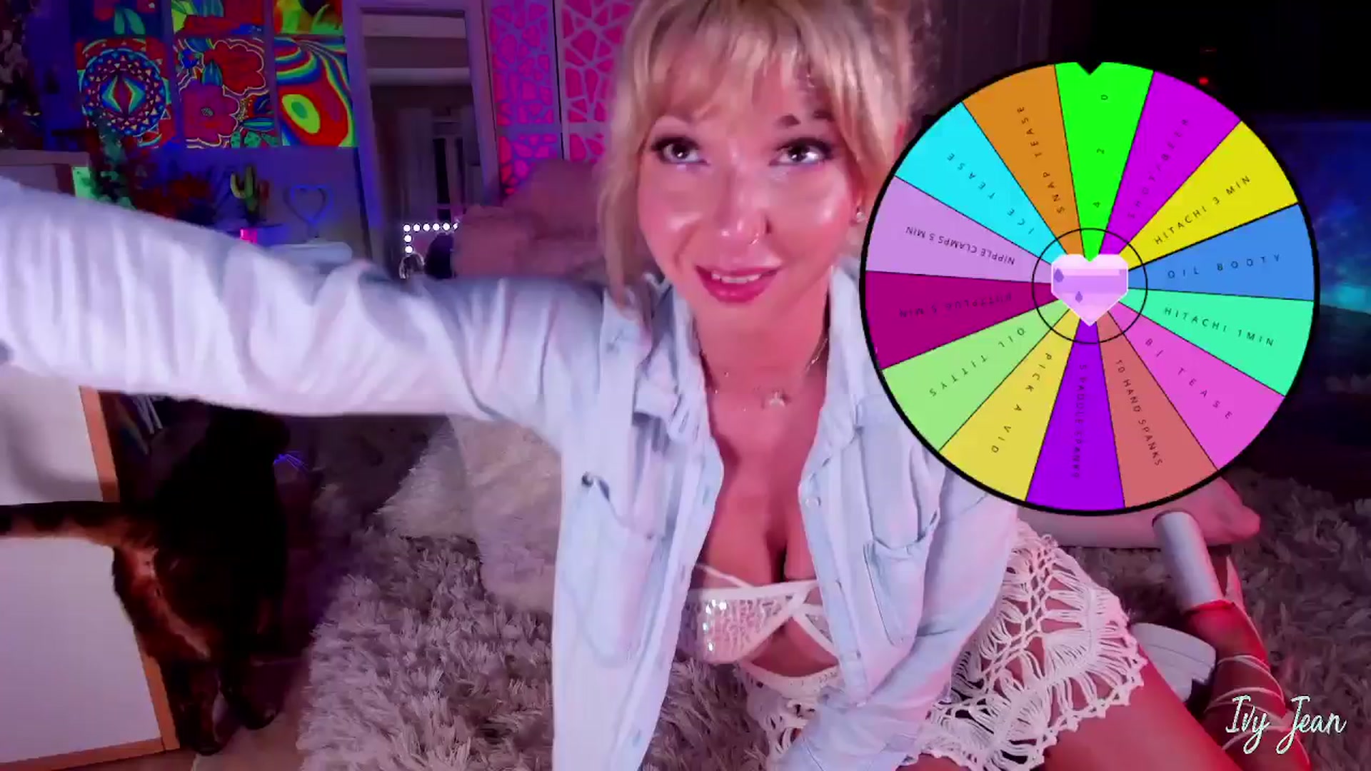 Gallery image thumbnail from IvyJean's myfreecams stream on, 05/22/2025, 03:16 image 11 of 20