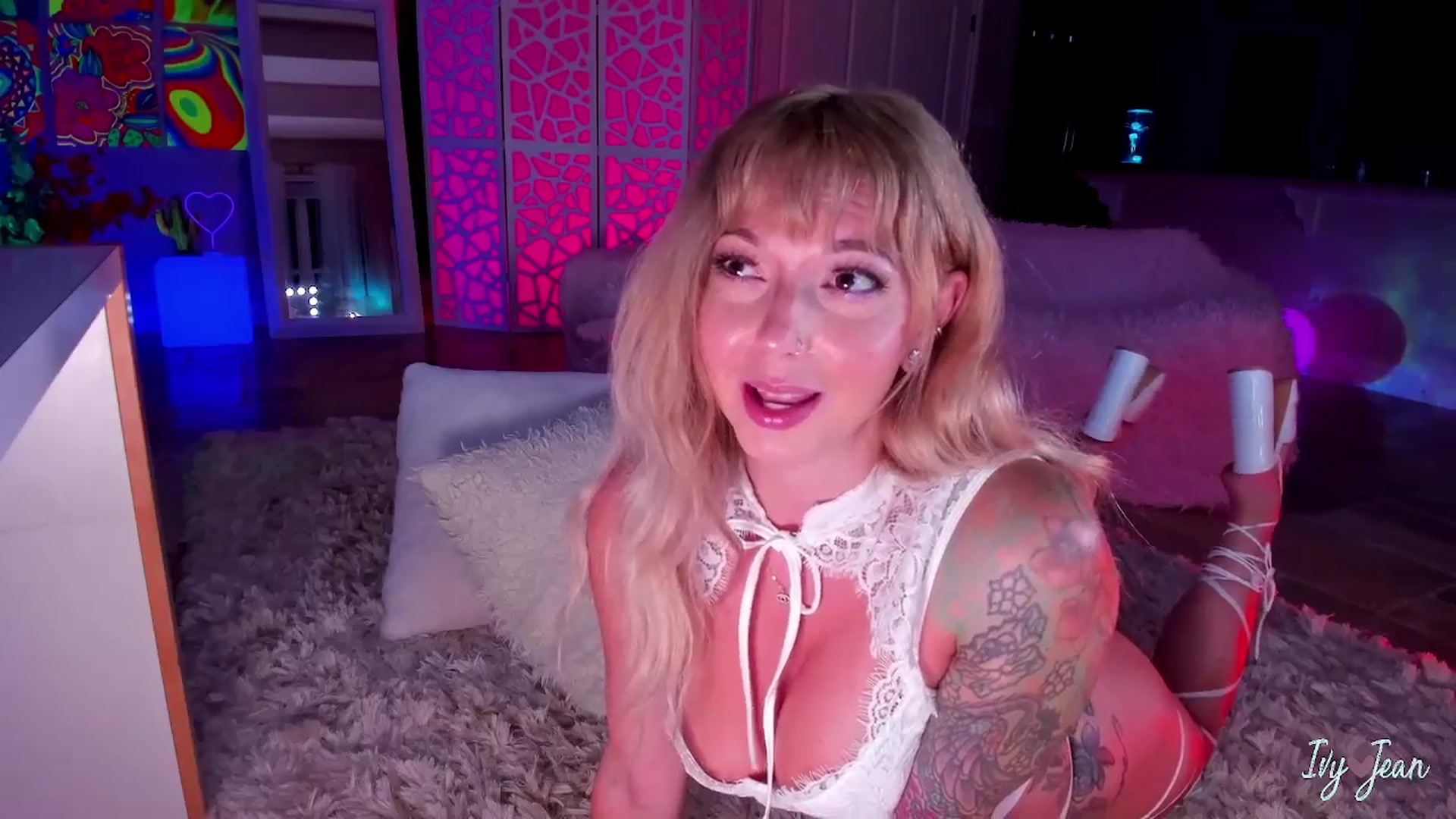 Gallery image thumbnail from IvyJean's myfreecams stream on, 05/30/2025, 03:31 image 17 of 20