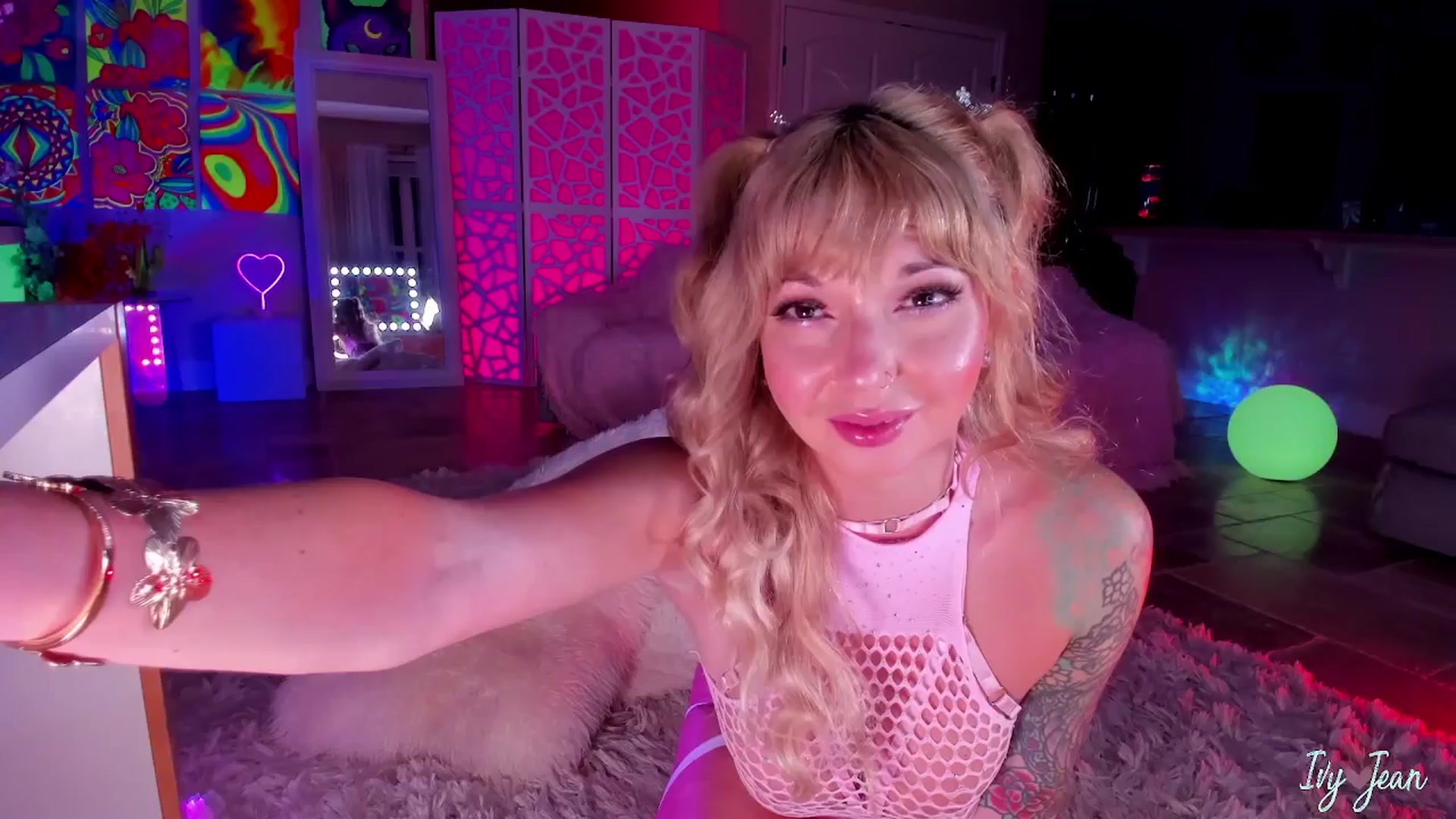 Gallery image thumbnail from IvyJean's myfreecams stream on, 06/14/2025, 04:06 image 10 of 20