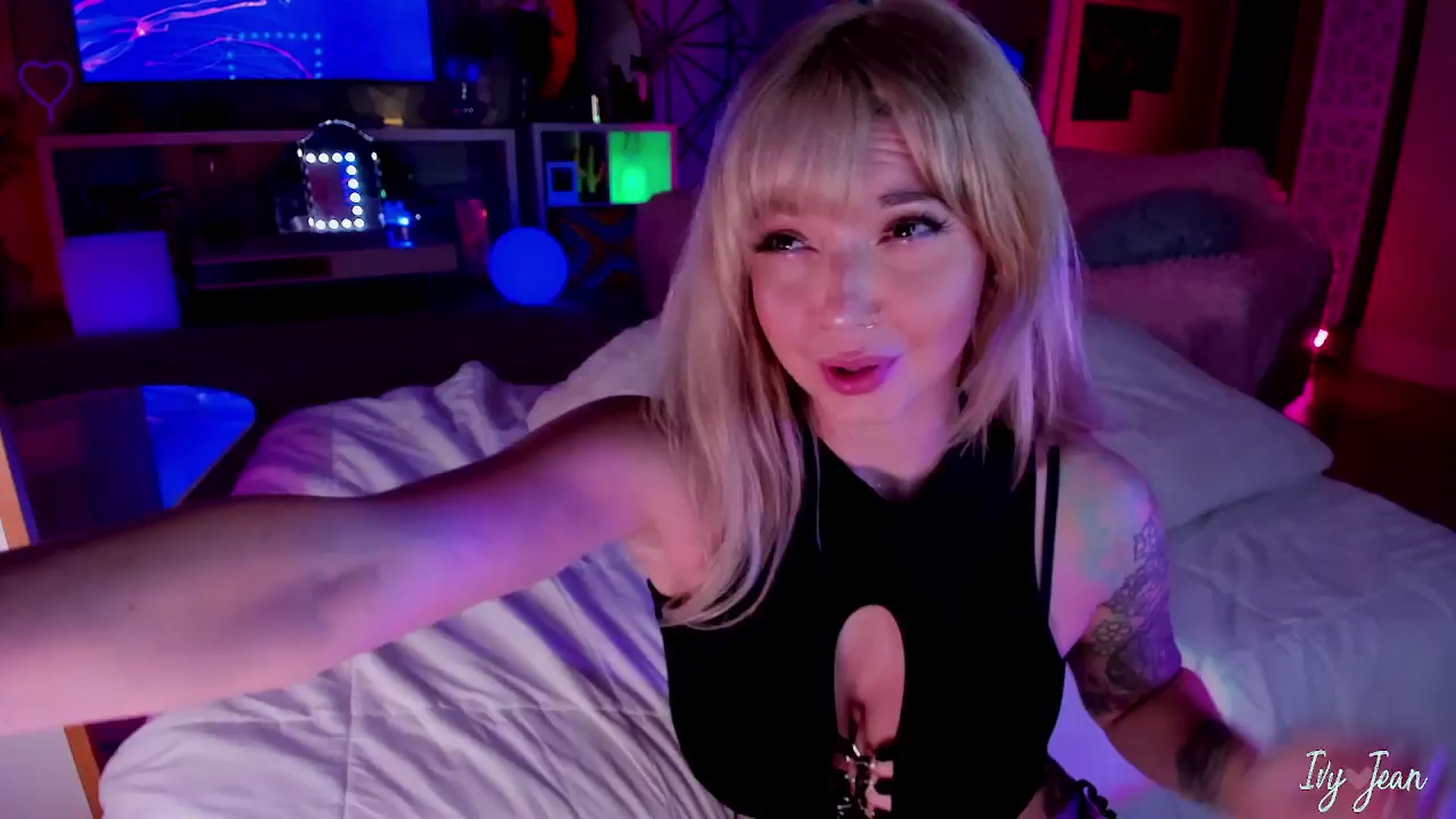Gallery image thumbnail from IvyJean's myfreecams stream on, 12/19/2025, 02:42 image 20 of 20