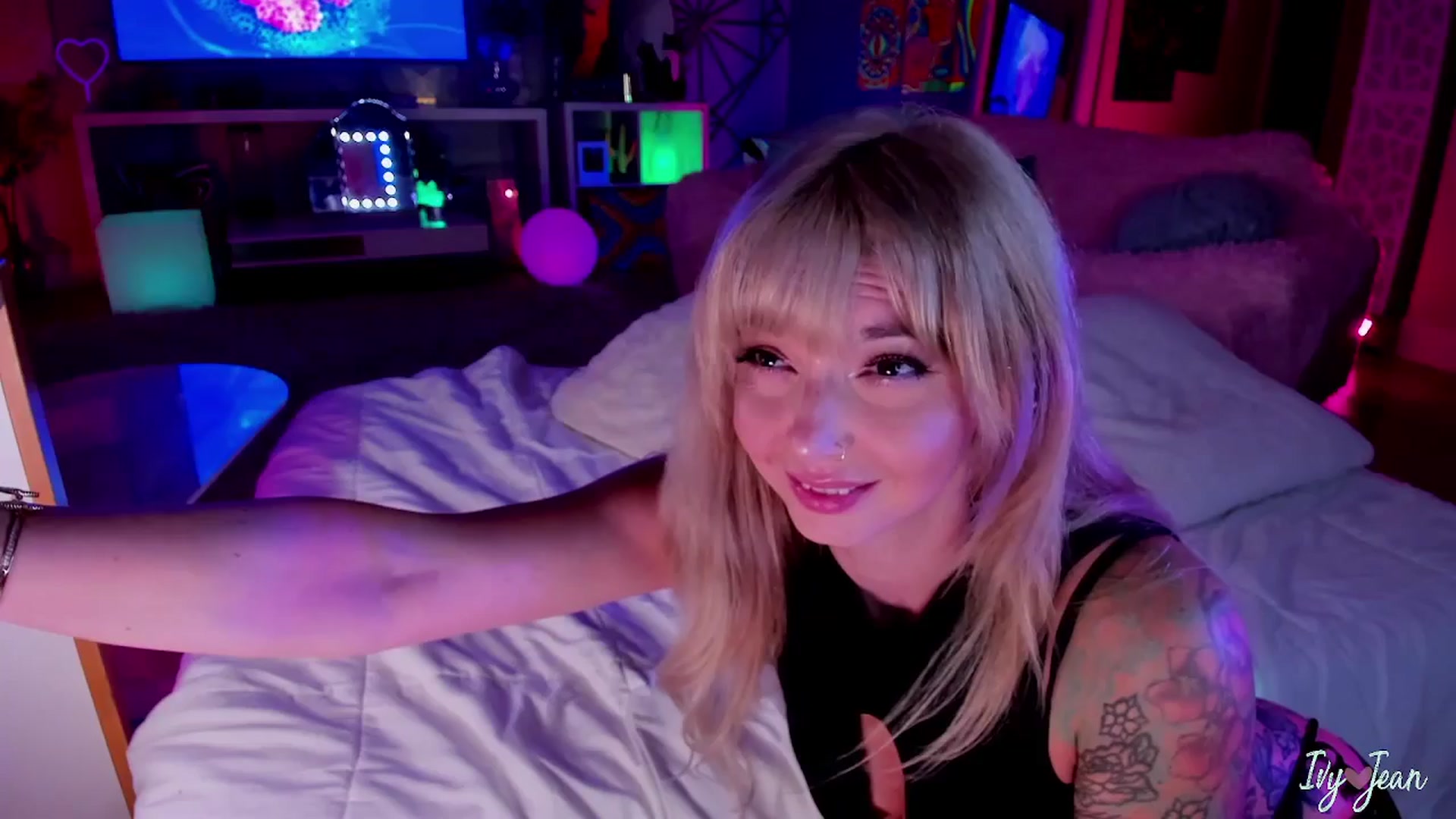 Gallery image thumbnail from IvyJean's myfreecams stream on, 12/19/2025, 02:42 image 5 of 20